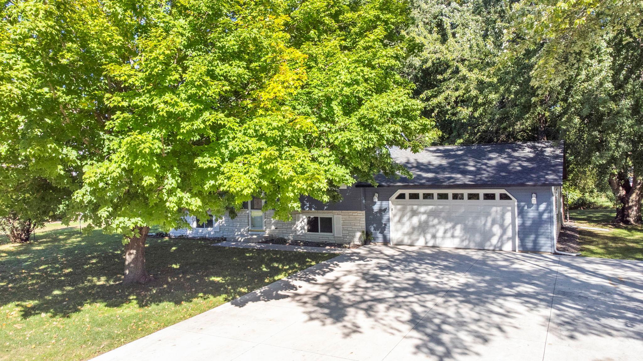 880 5th Street N Property Photo 9