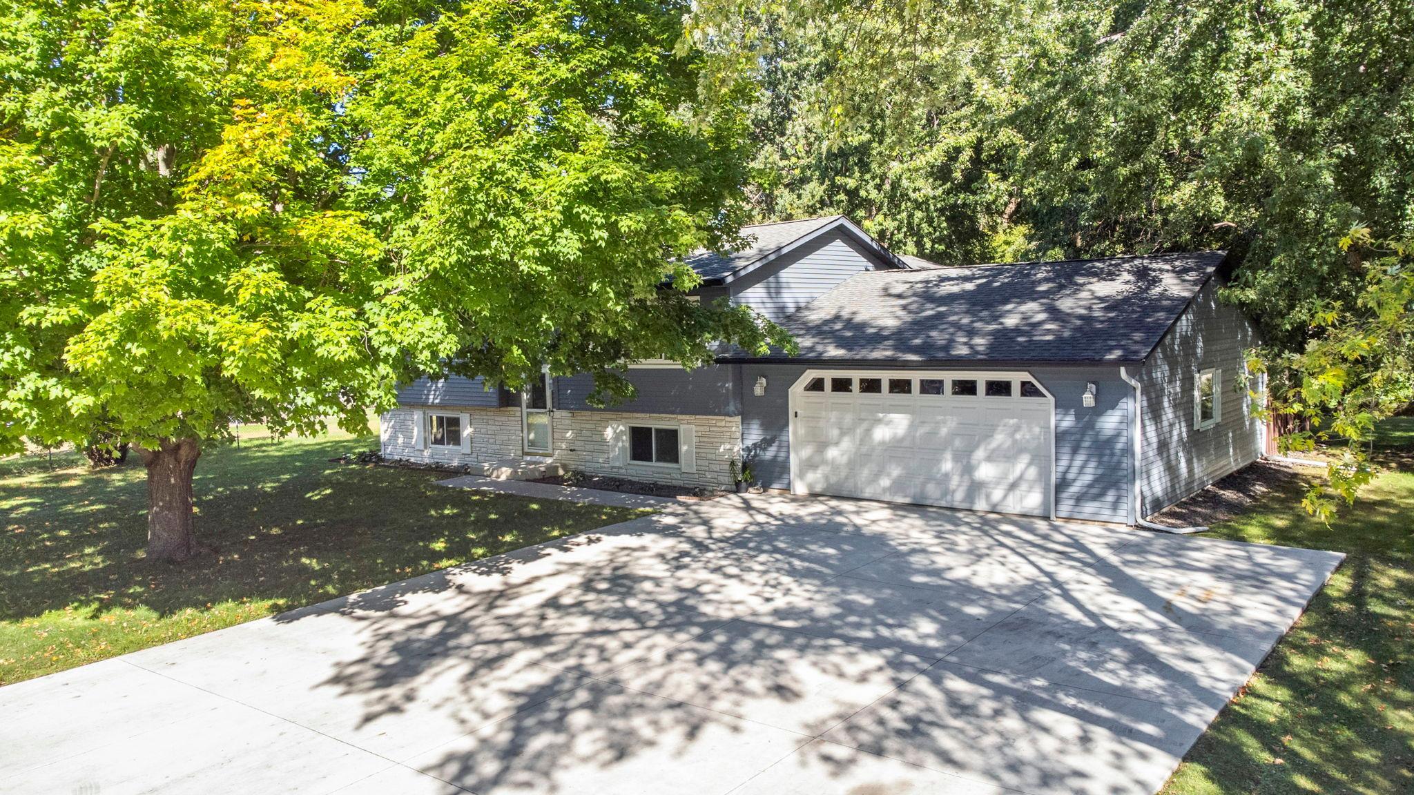 880 5th Street N Property Photo 12