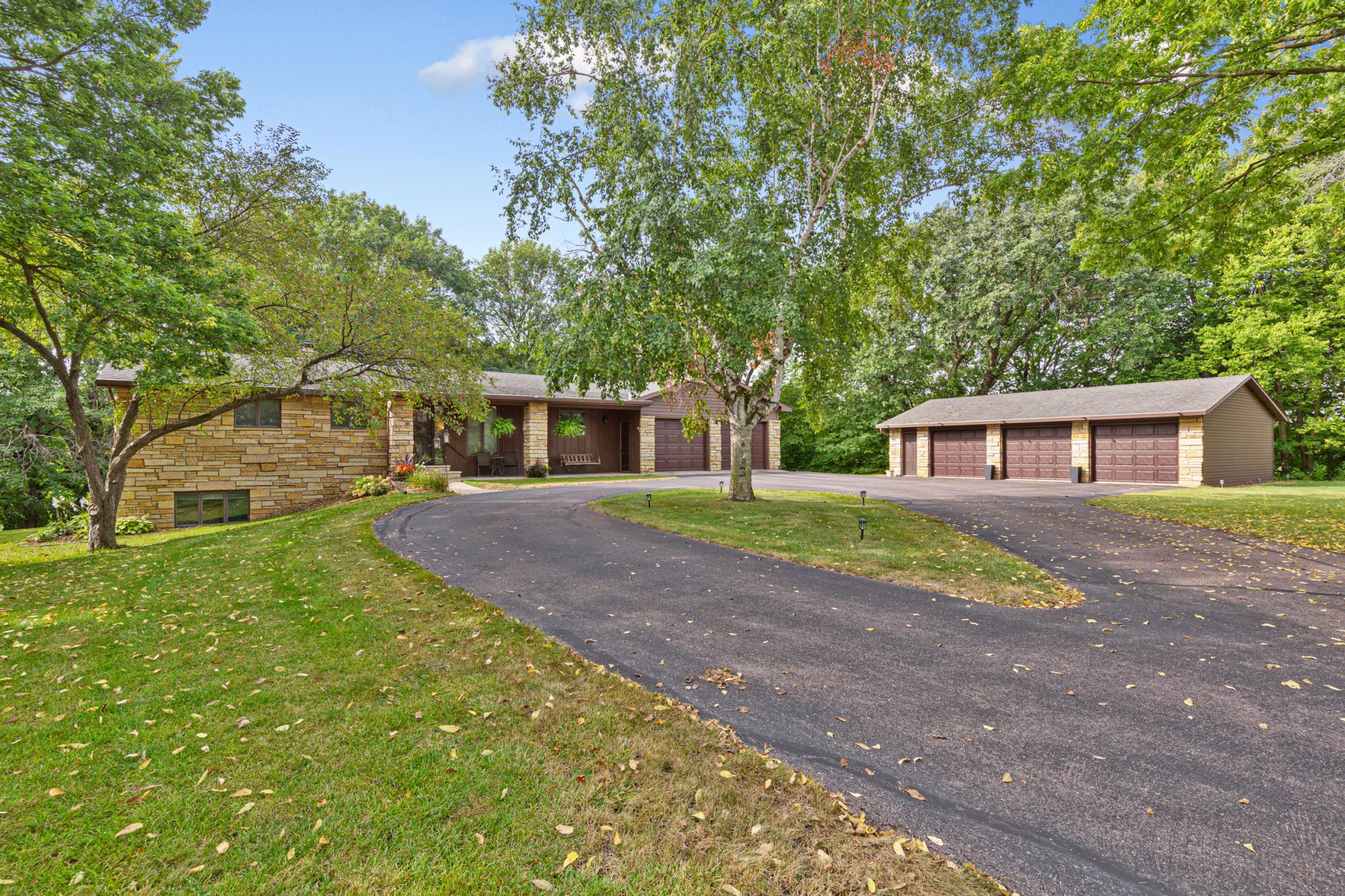 23 Holiday Court Property Photo 1
