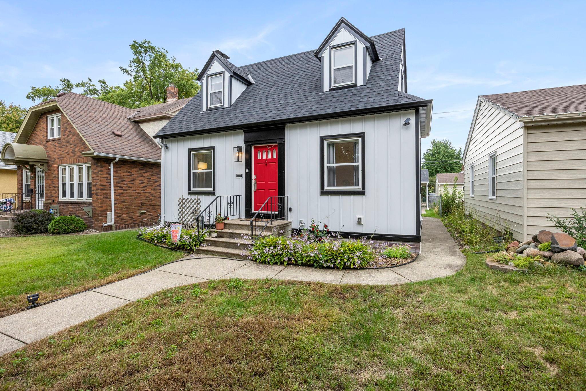 966 Eleanor Avenue Property Photo 2