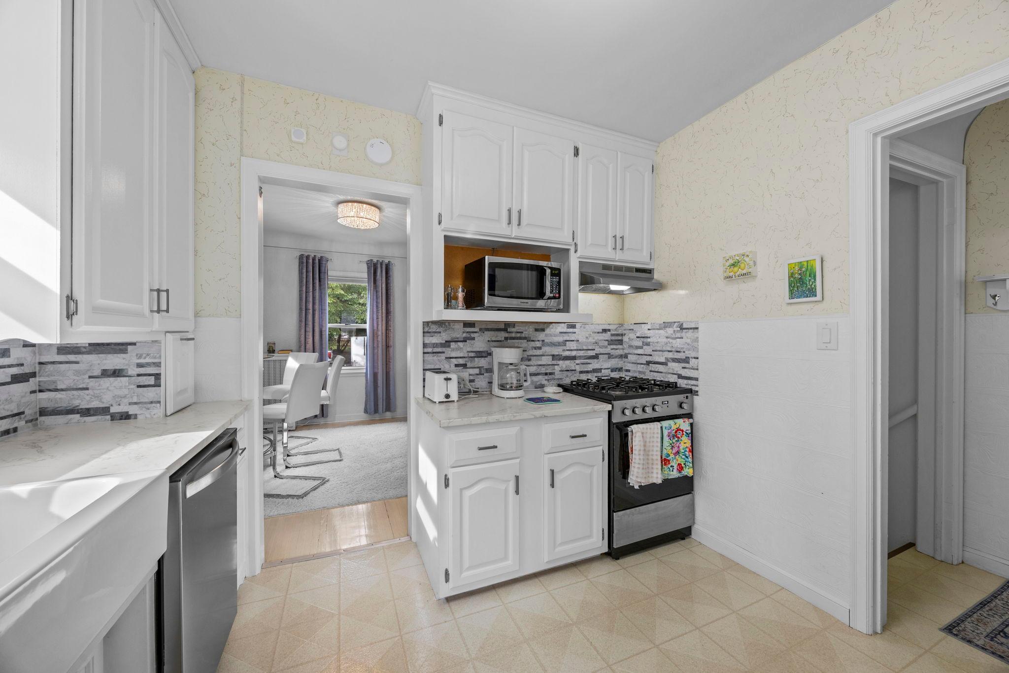 966 Eleanor Avenue Property Photo 16