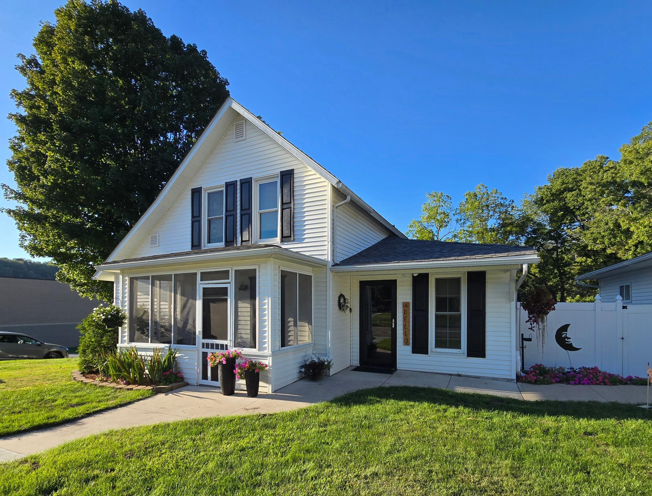 300 Kirkwood Street E Property Photo 1