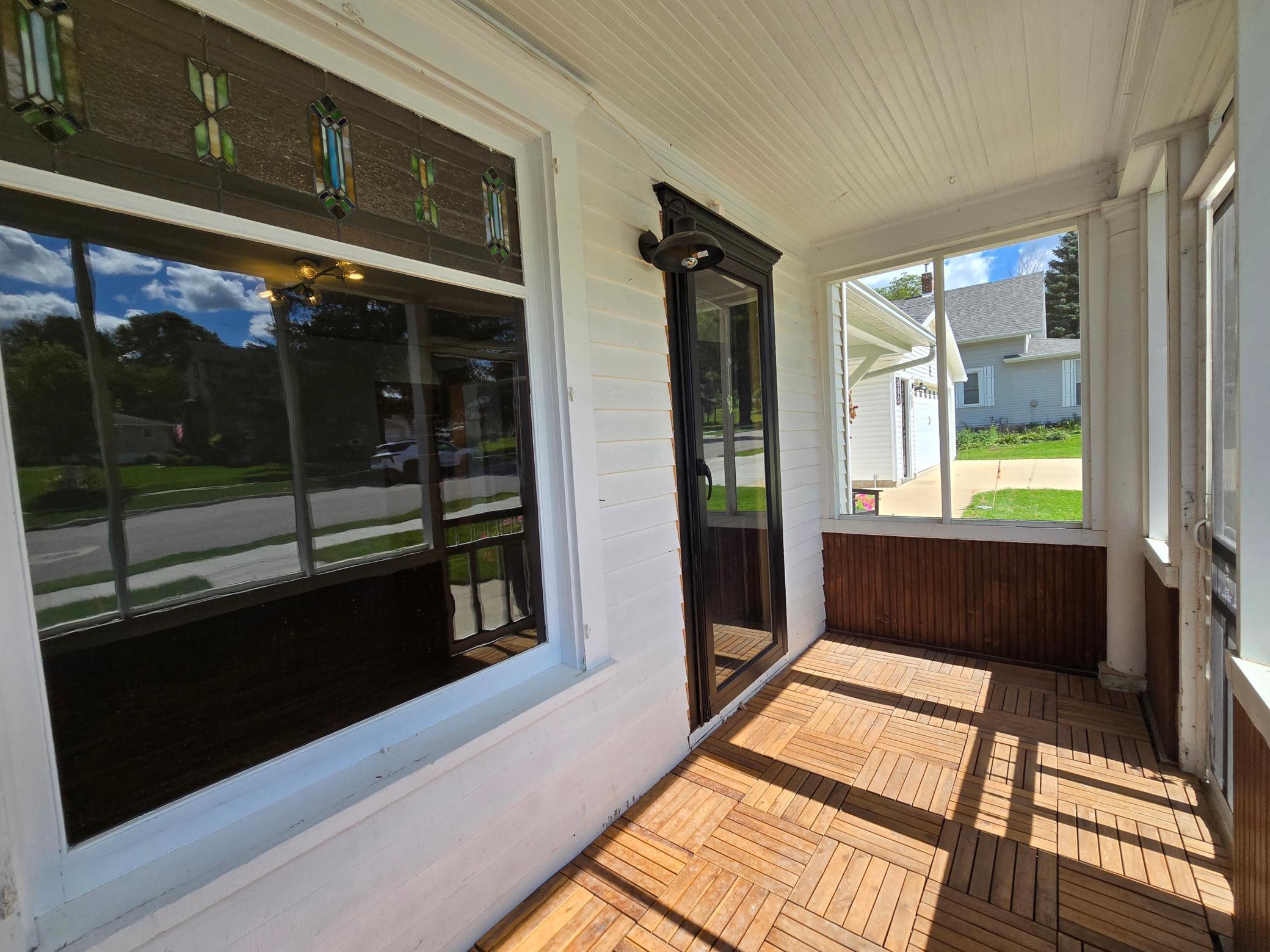 300 Kirkwood Street E Property Photo 4