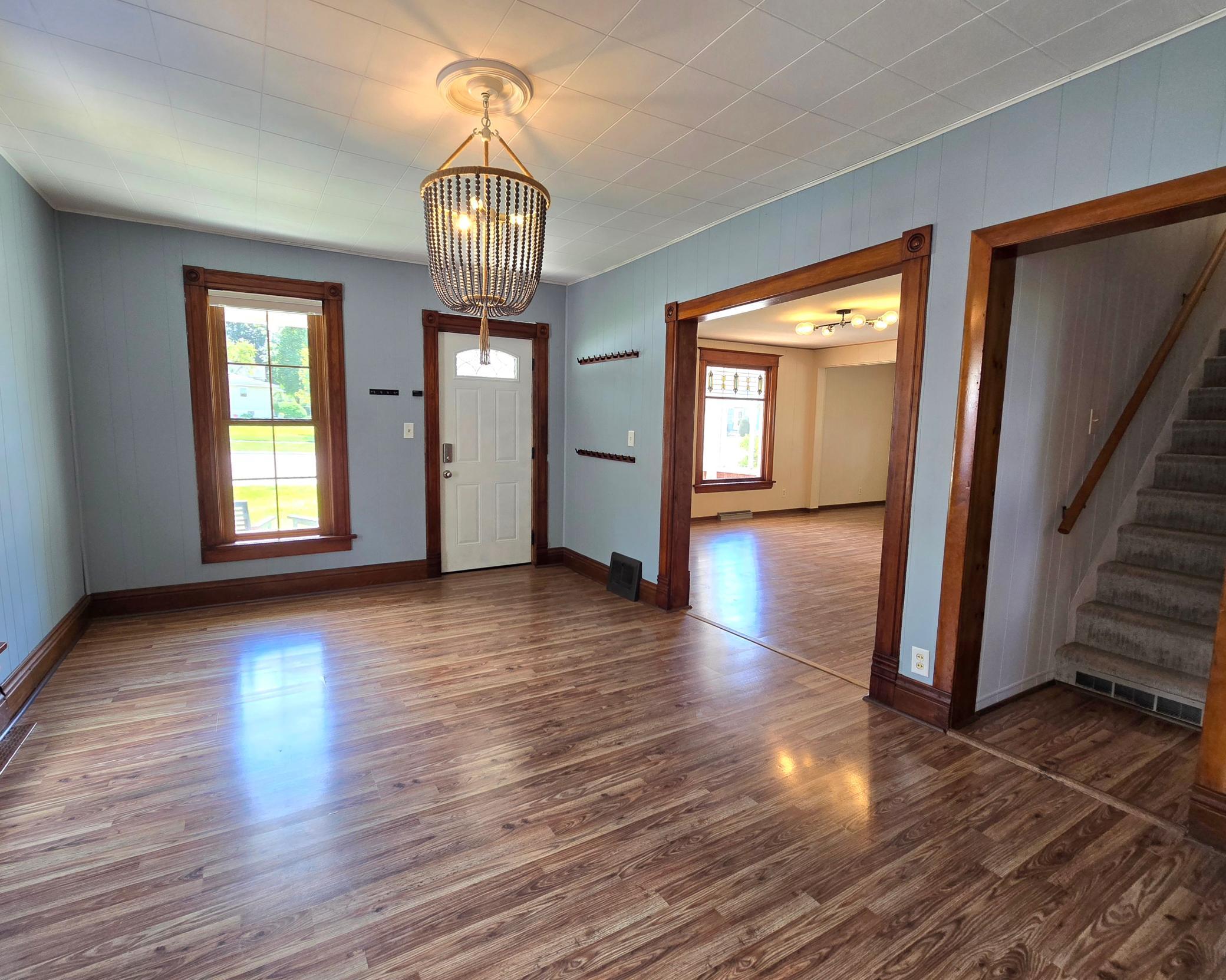 300 Kirkwood Street E Property Photo 5