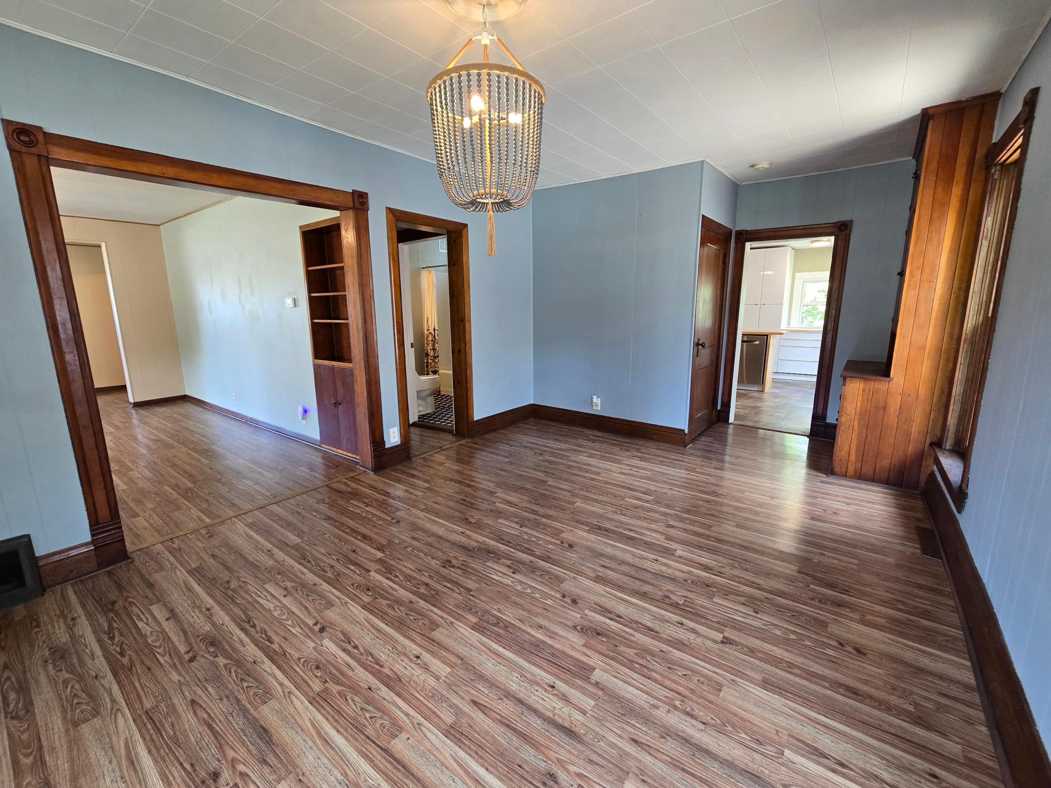 300 Kirkwood Street E Property Photo 6