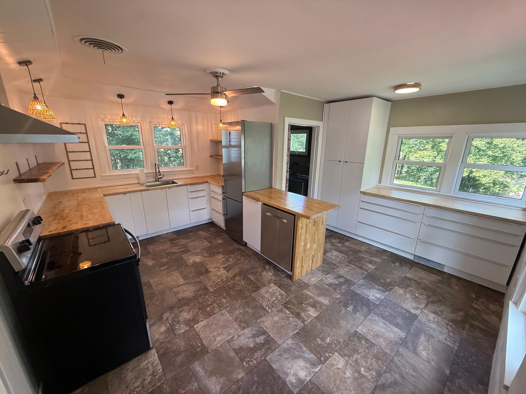 300 Kirkwood Street E Property Photo 15