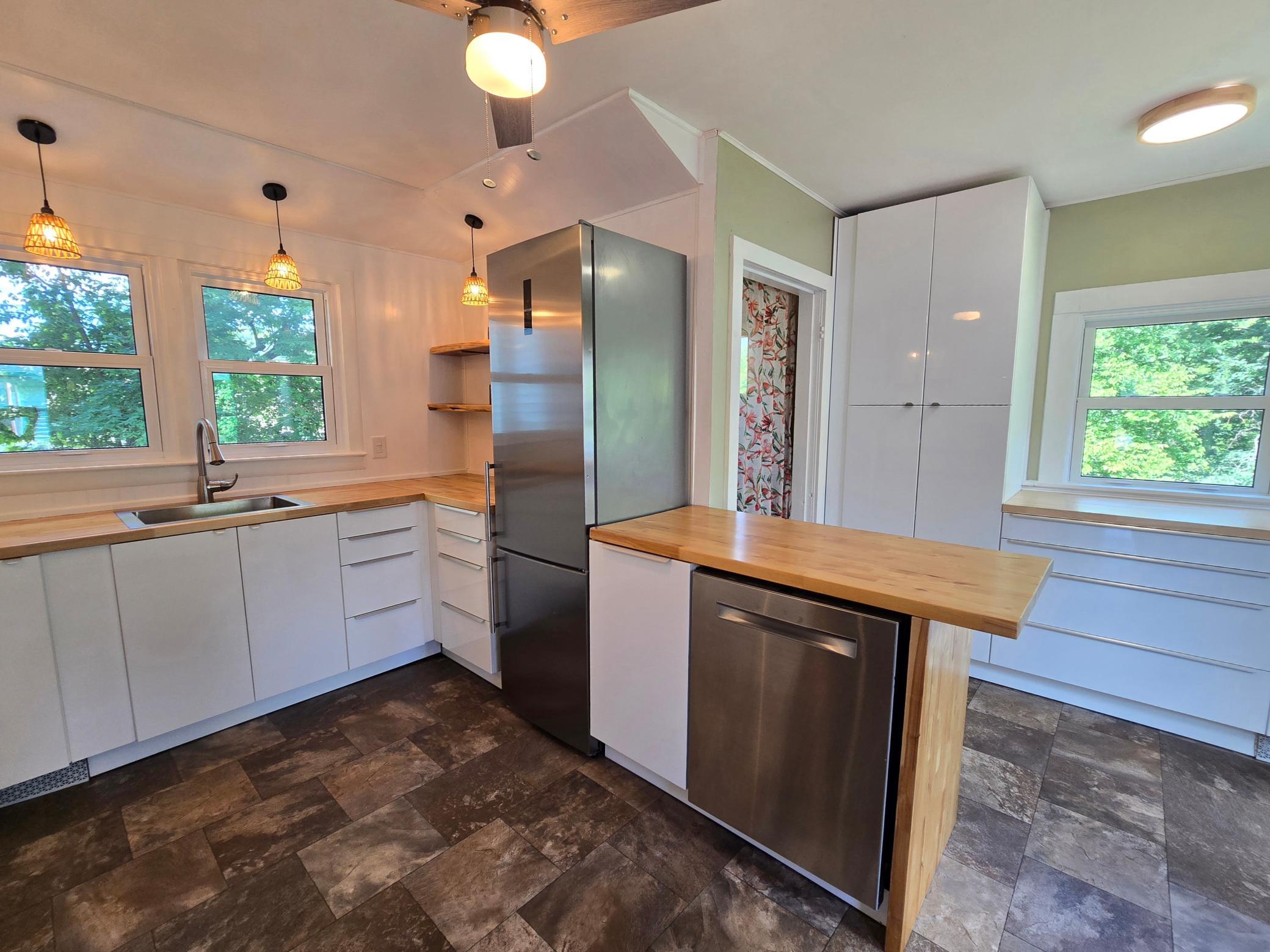 300 Kirkwood Street E Property Photo 19