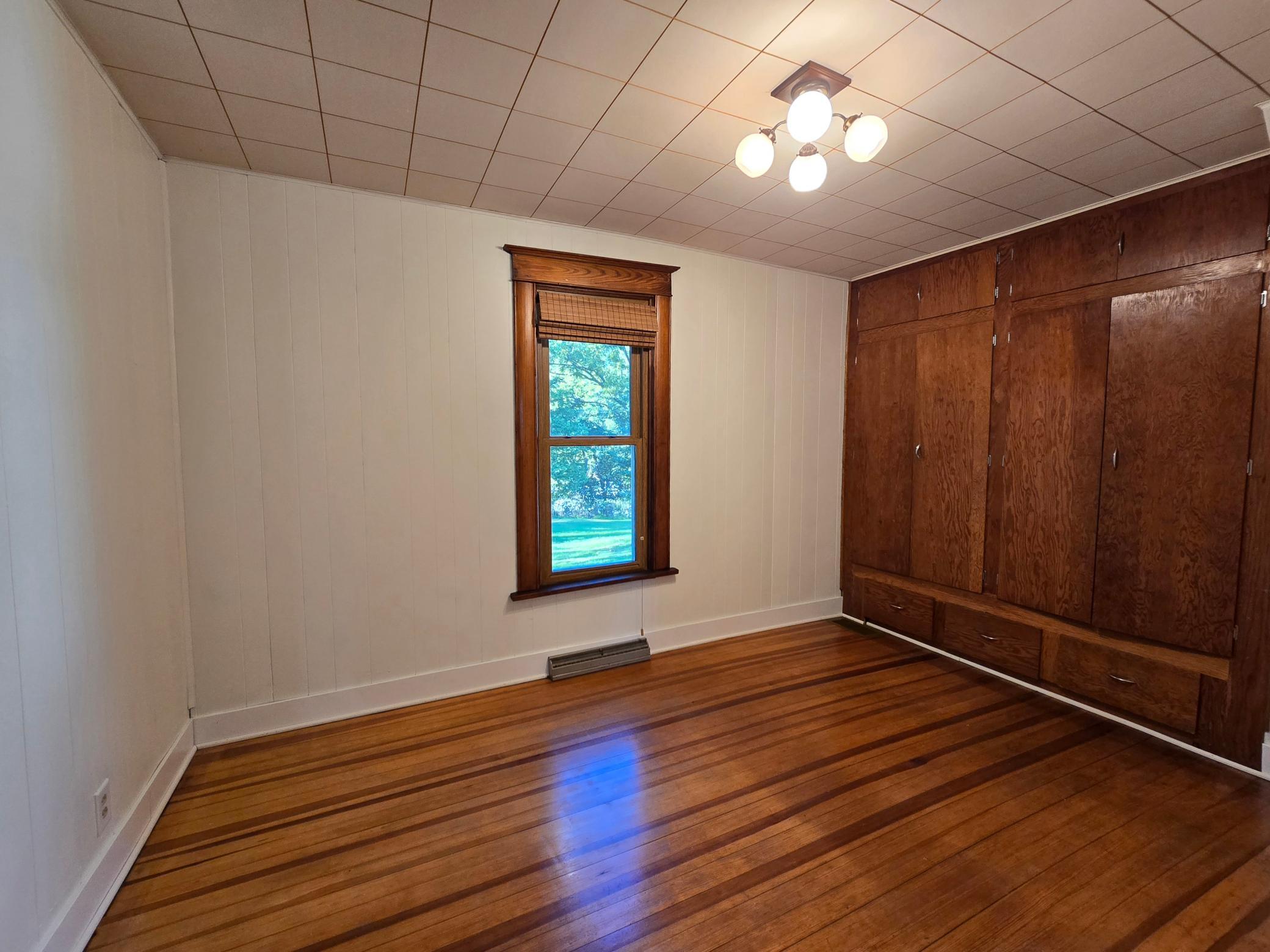 300 Kirkwood Street E Property Photo 24