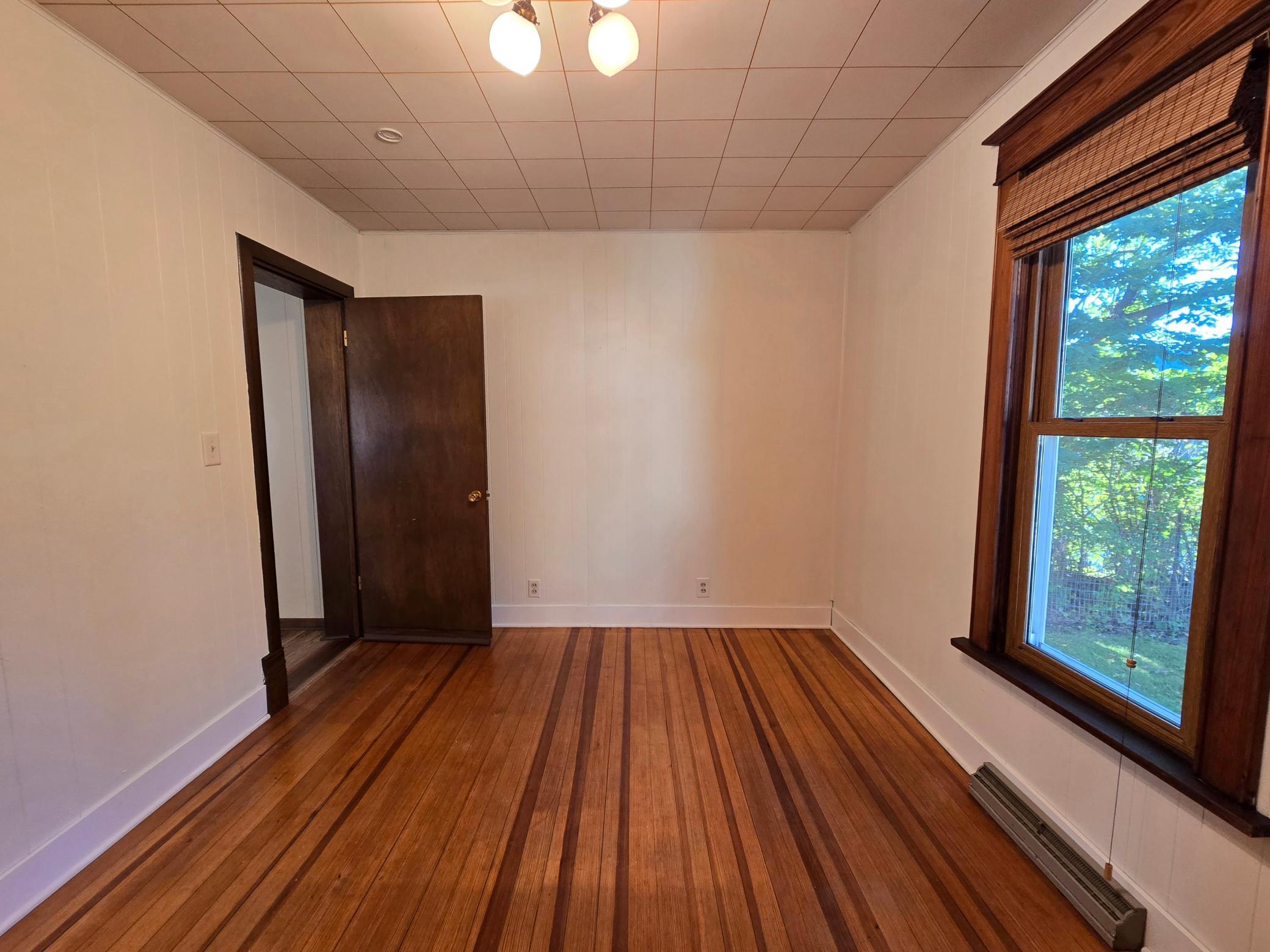 300 Kirkwood Street E Property Photo 25
