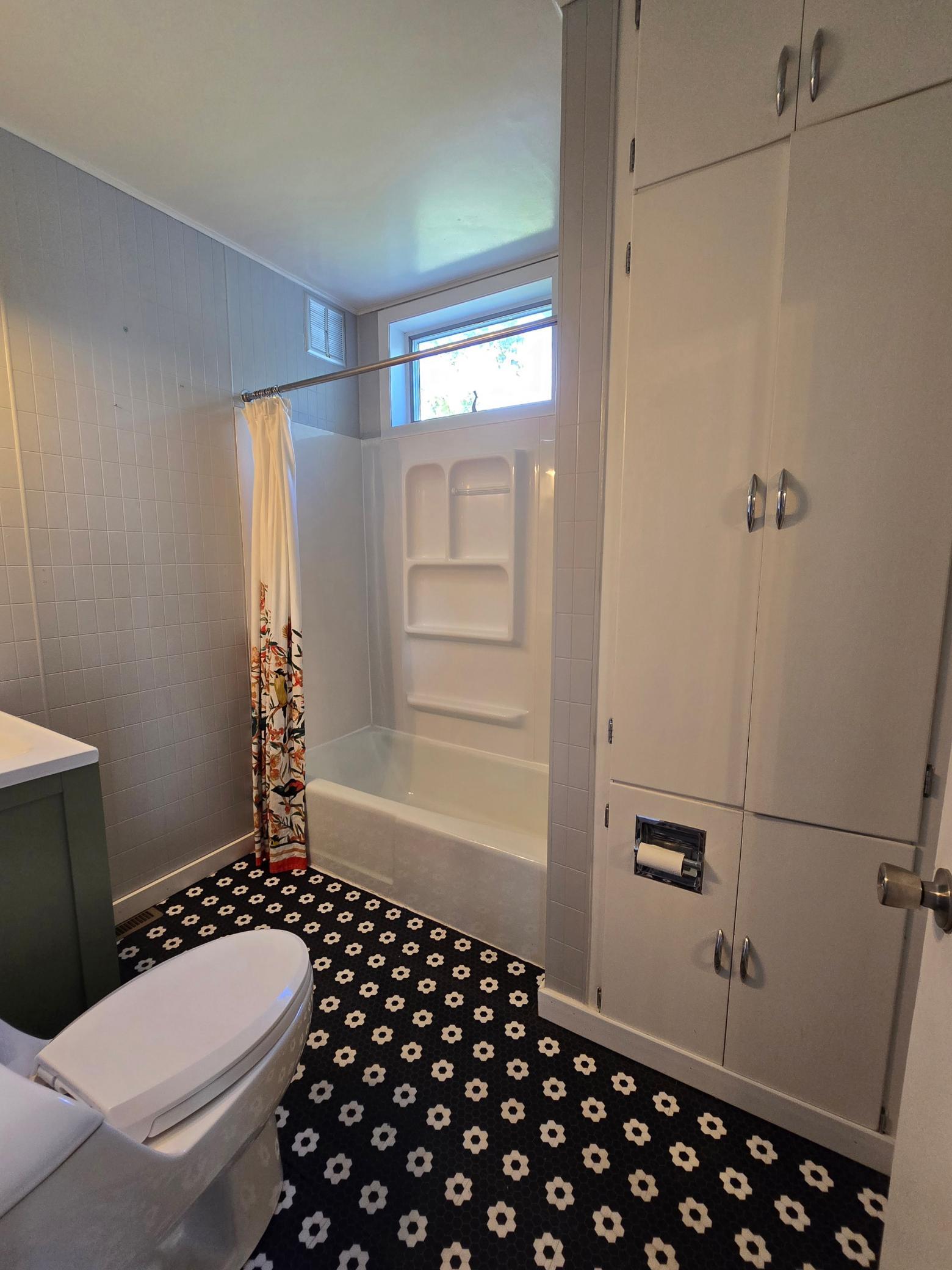 300 Kirkwood Street E Property Photo 29