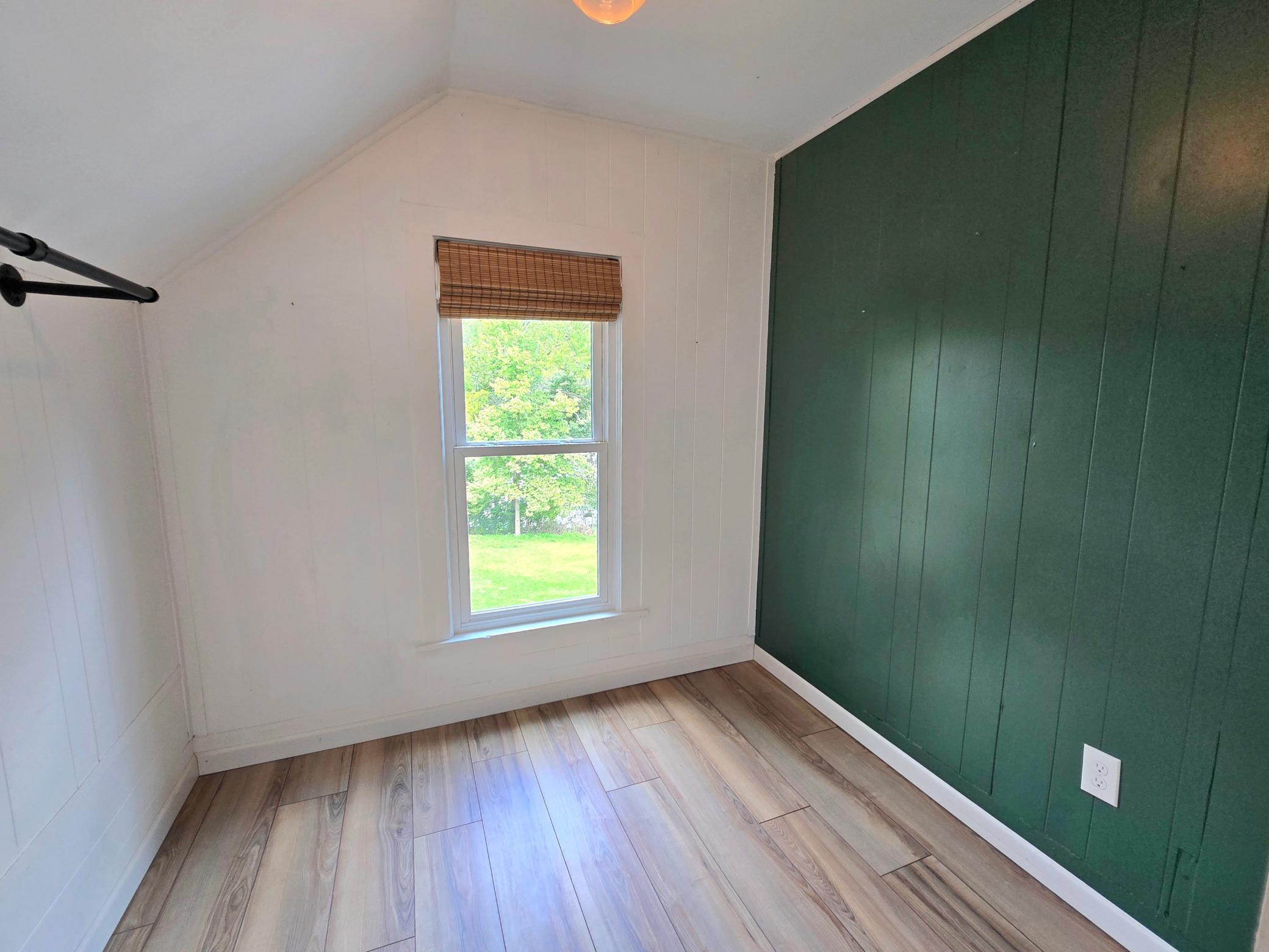 300 Kirkwood Street E Property Photo 31