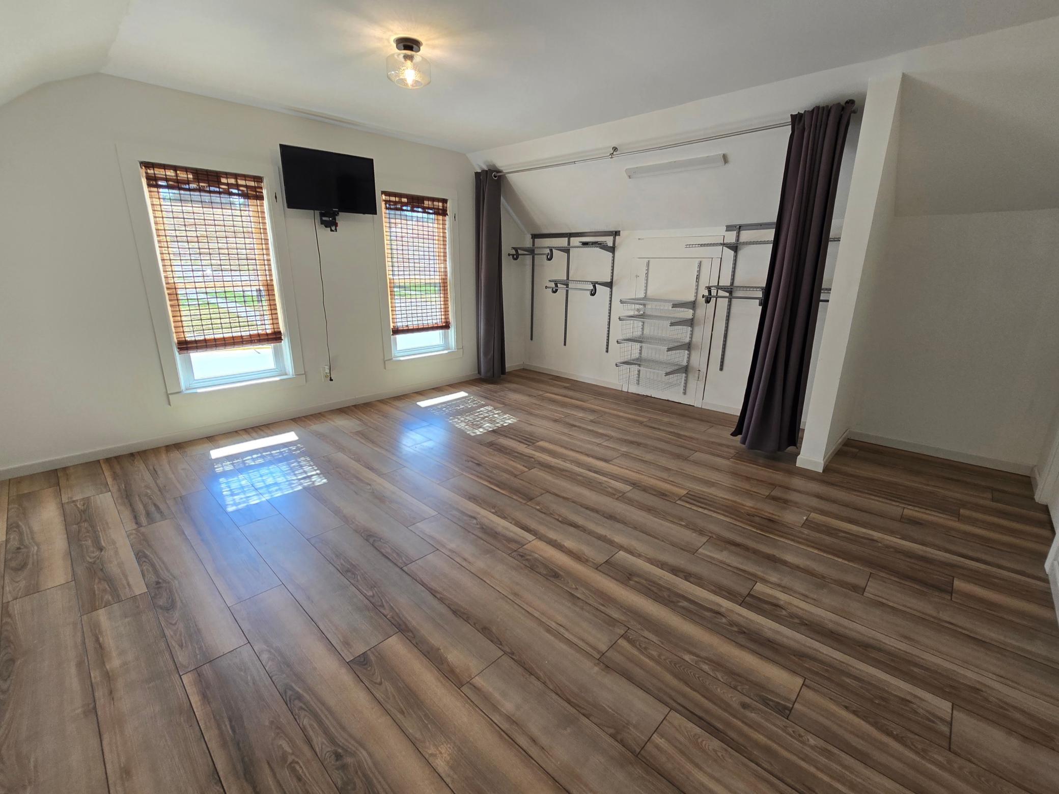 300 Kirkwood Street E Property Photo 36