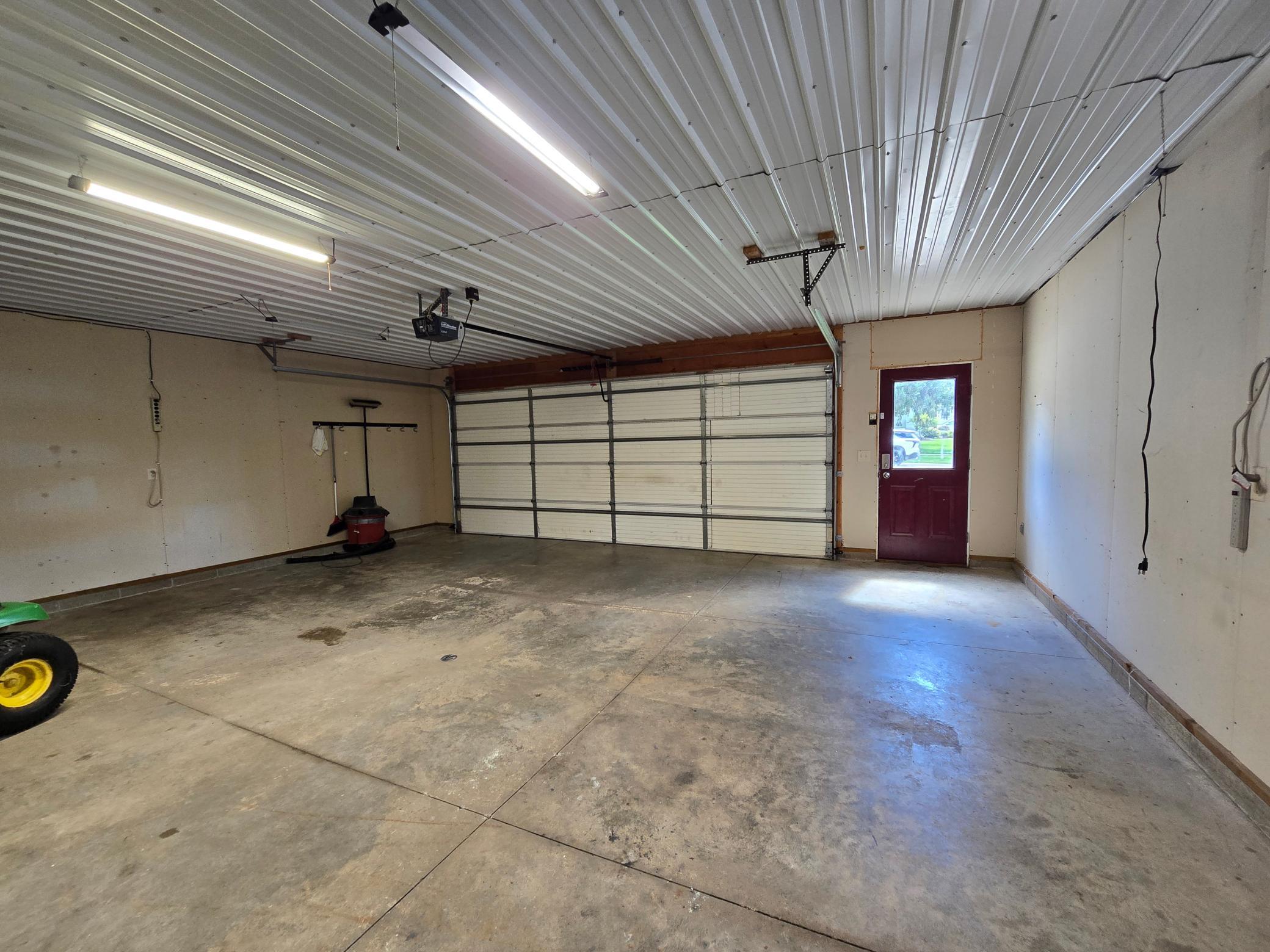 300 Kirkwood Street E Property Photo 53