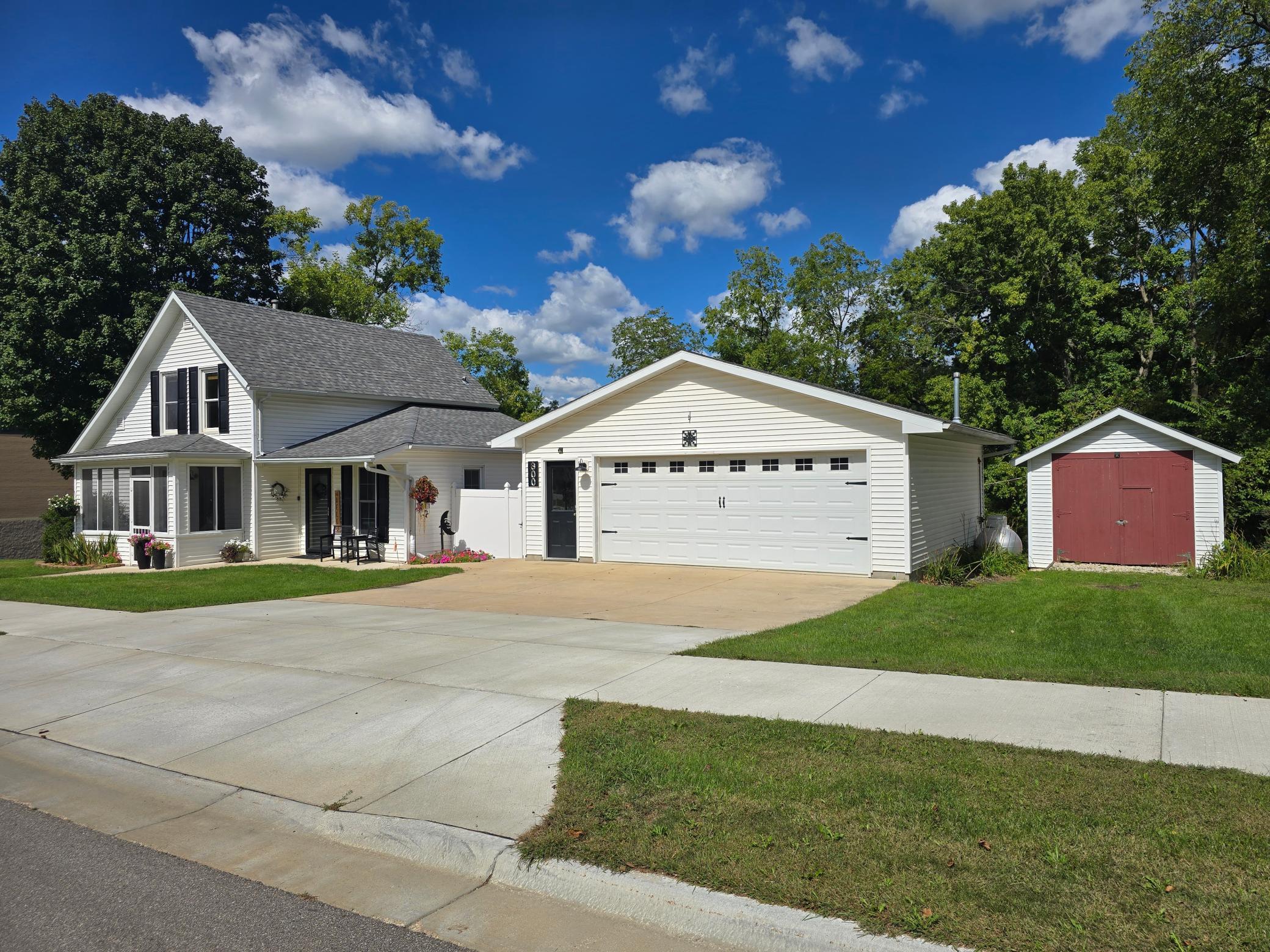 300 Kirkwood Street E Property Photo 54