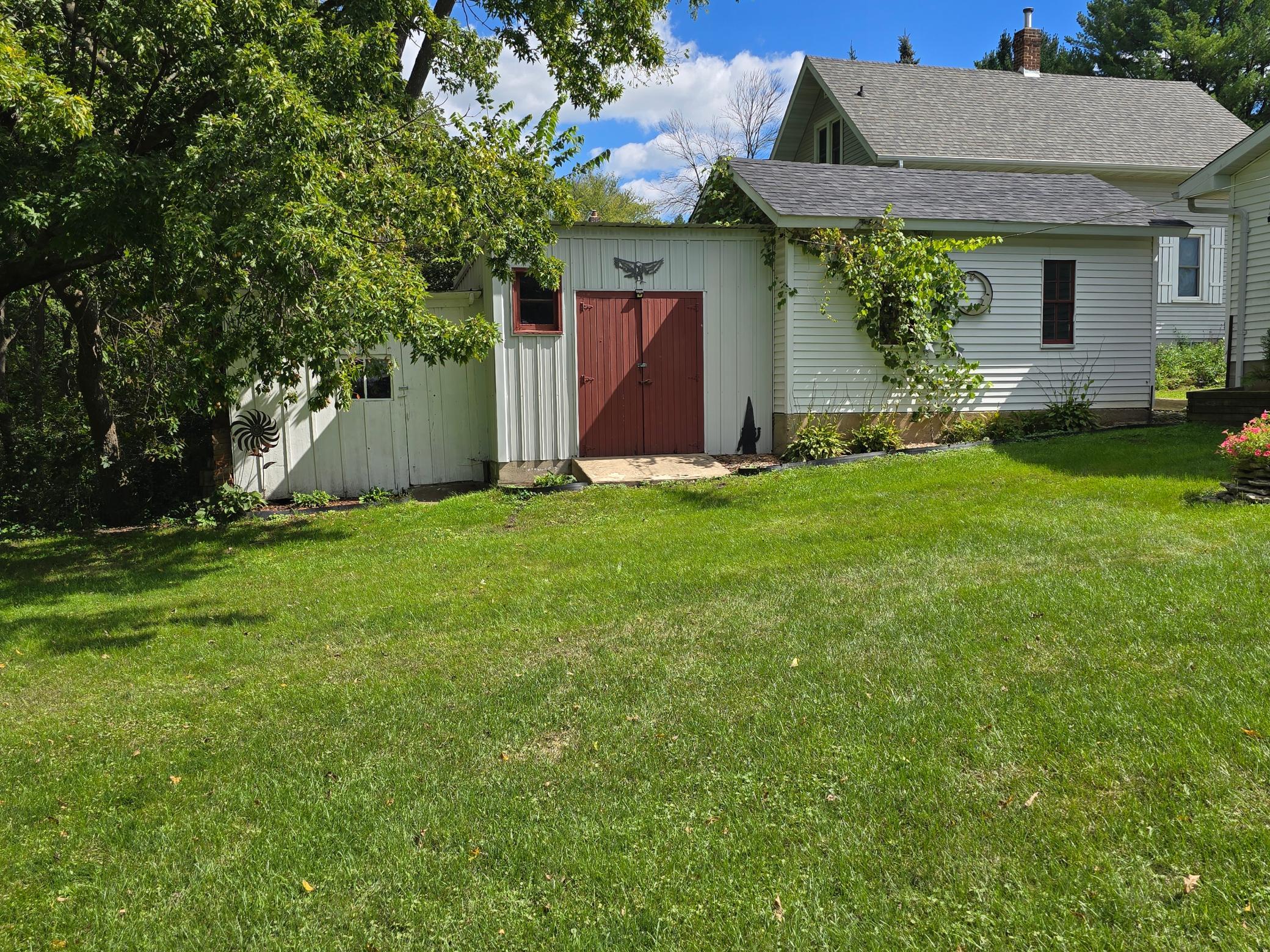 300 Kirkwood Street E Property Photo 57