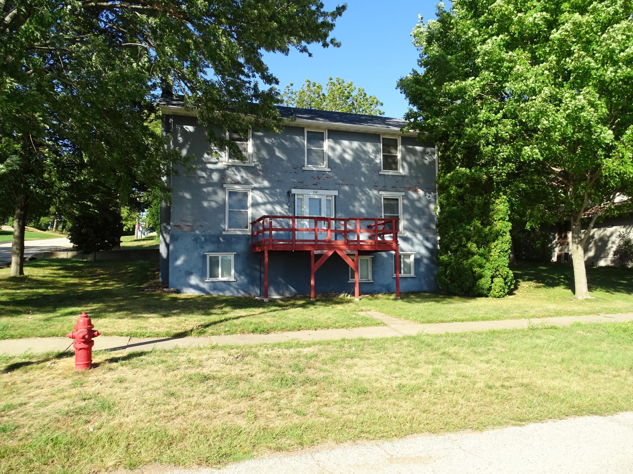 714 1st Street Property Photo 1