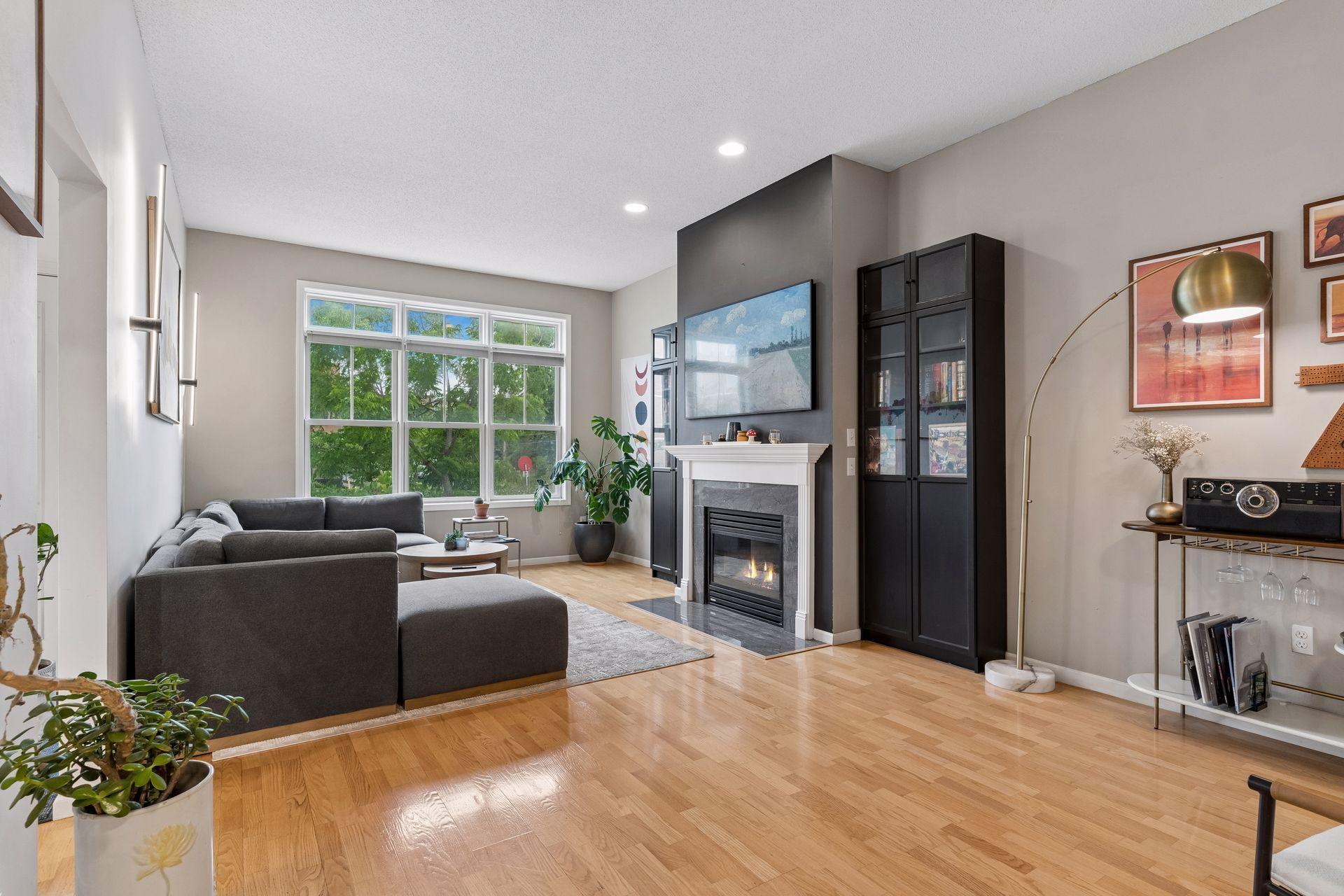 724 E 25th Street Property Photo 1