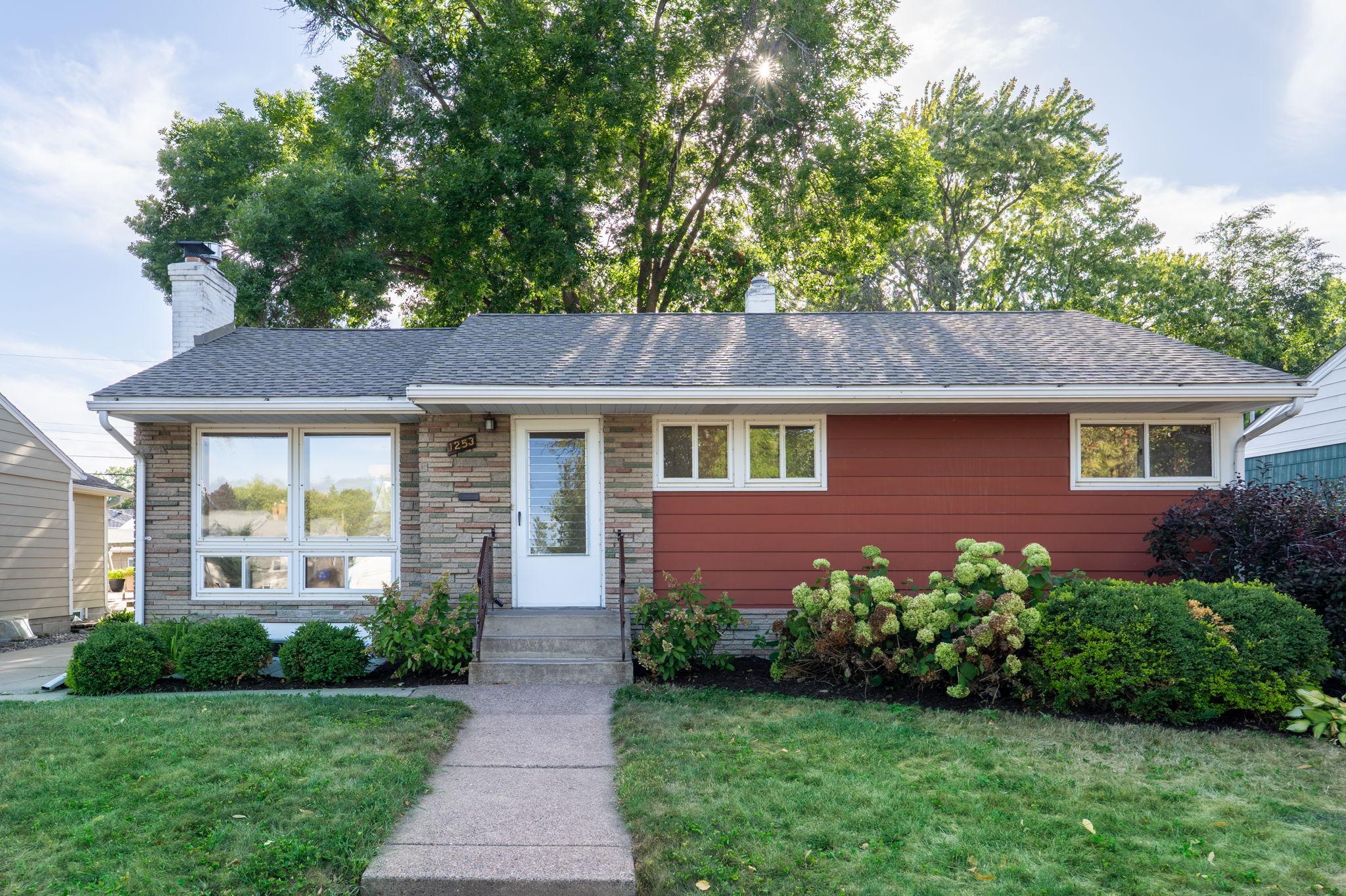 1253 Saint Paul Avenue Property Photo 1