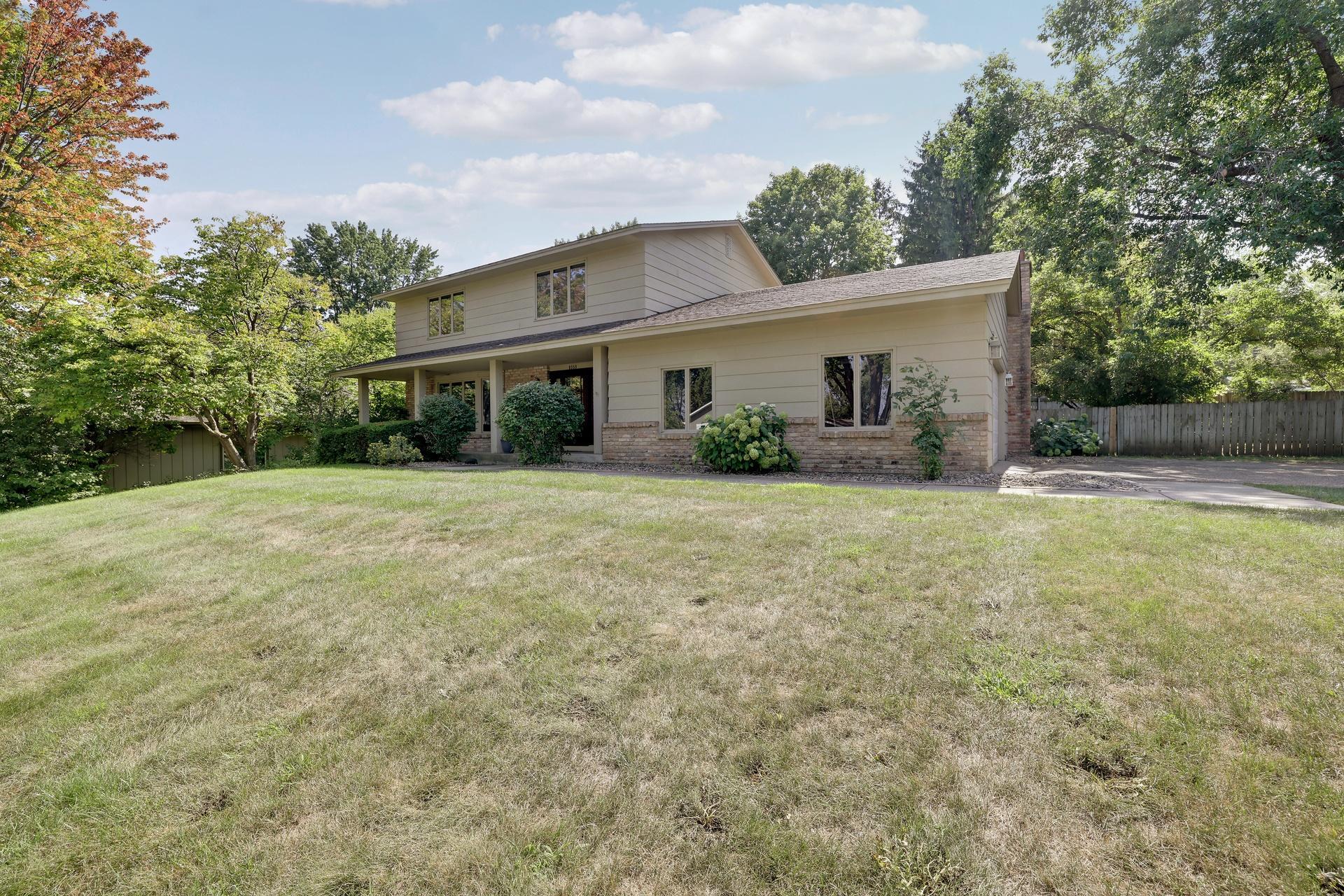 8359 Amsden Ridge Drive Property Photo 2