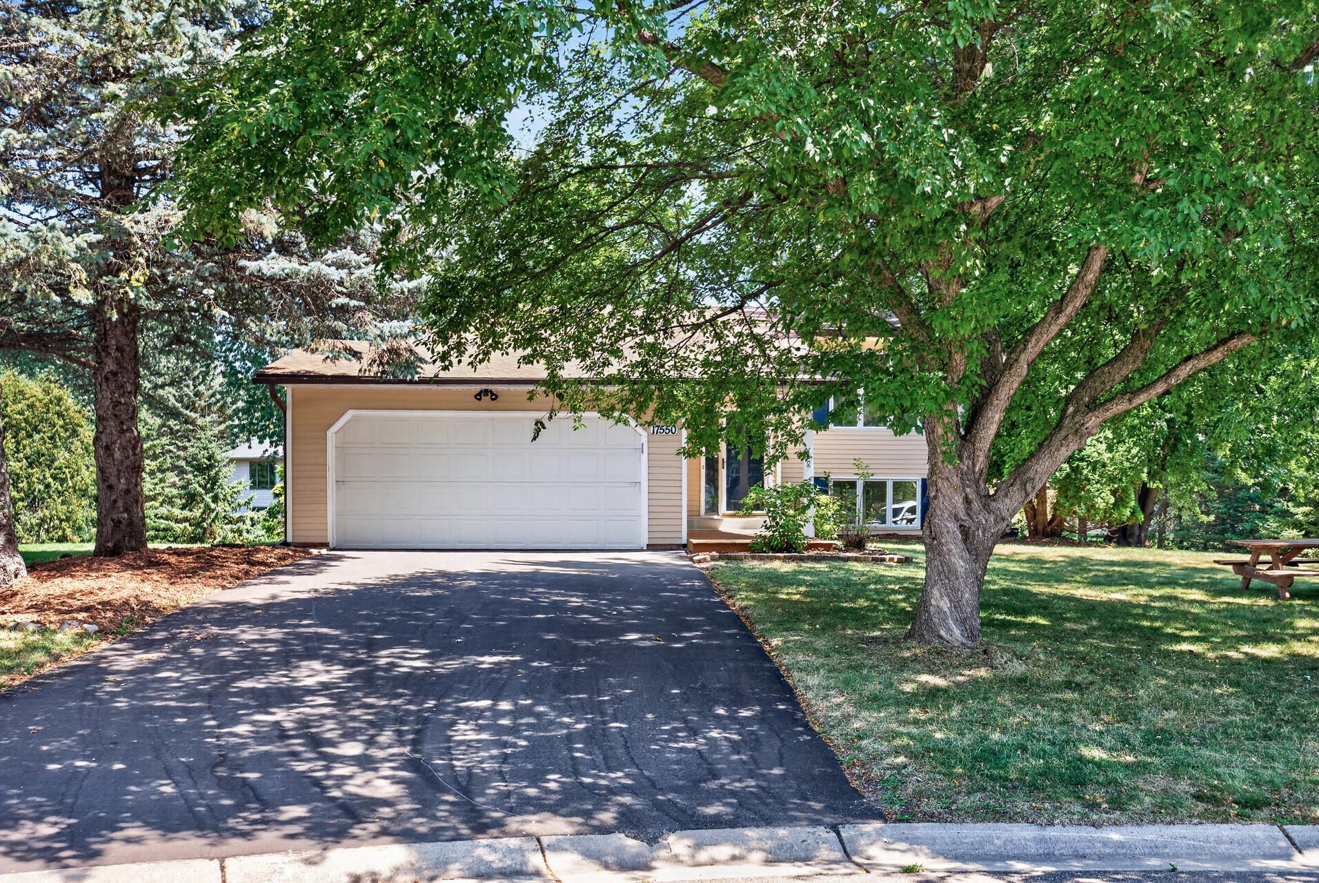 17550 Illinois Court Property Photo 1
