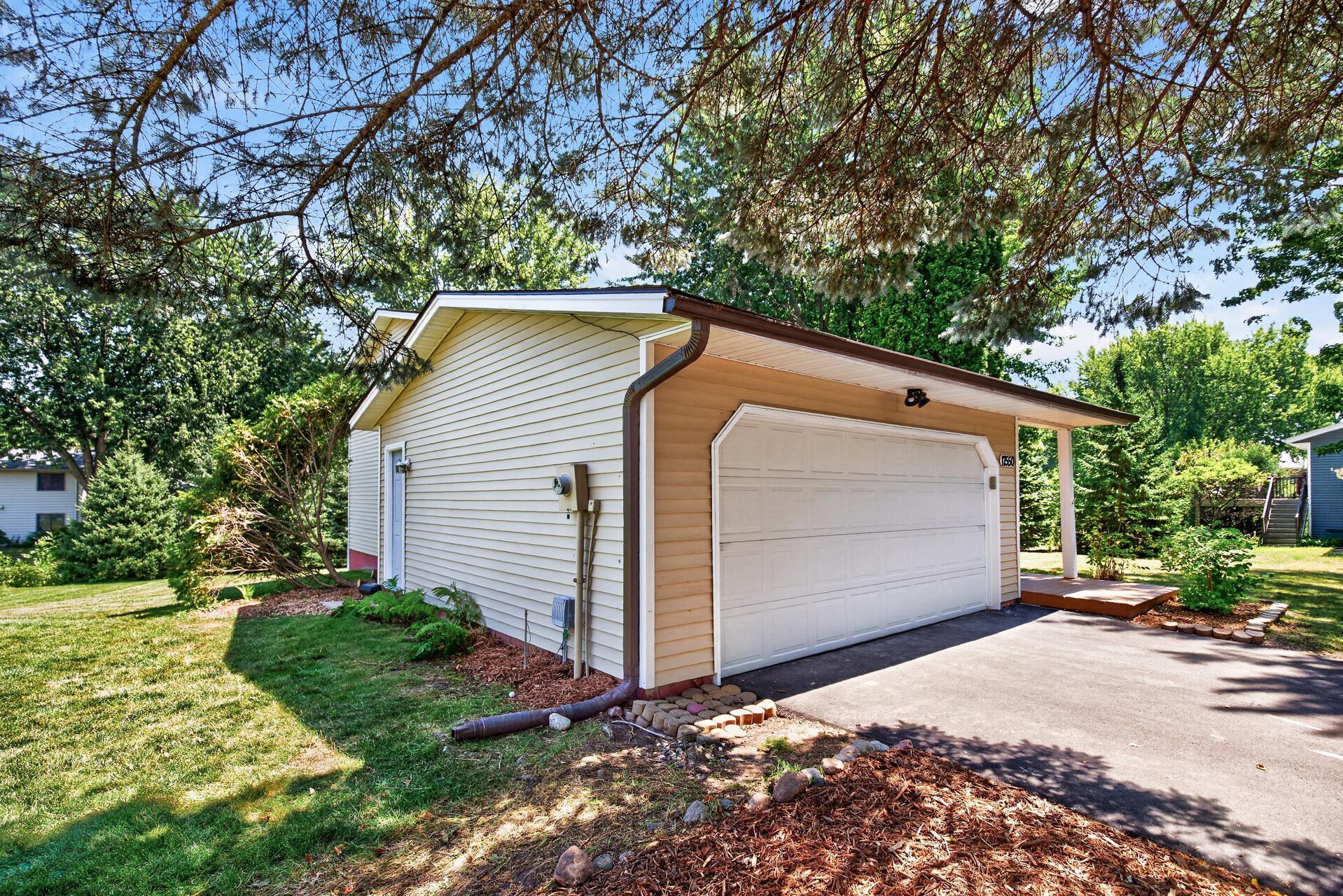 17550 Illinois Court Property Photo 3