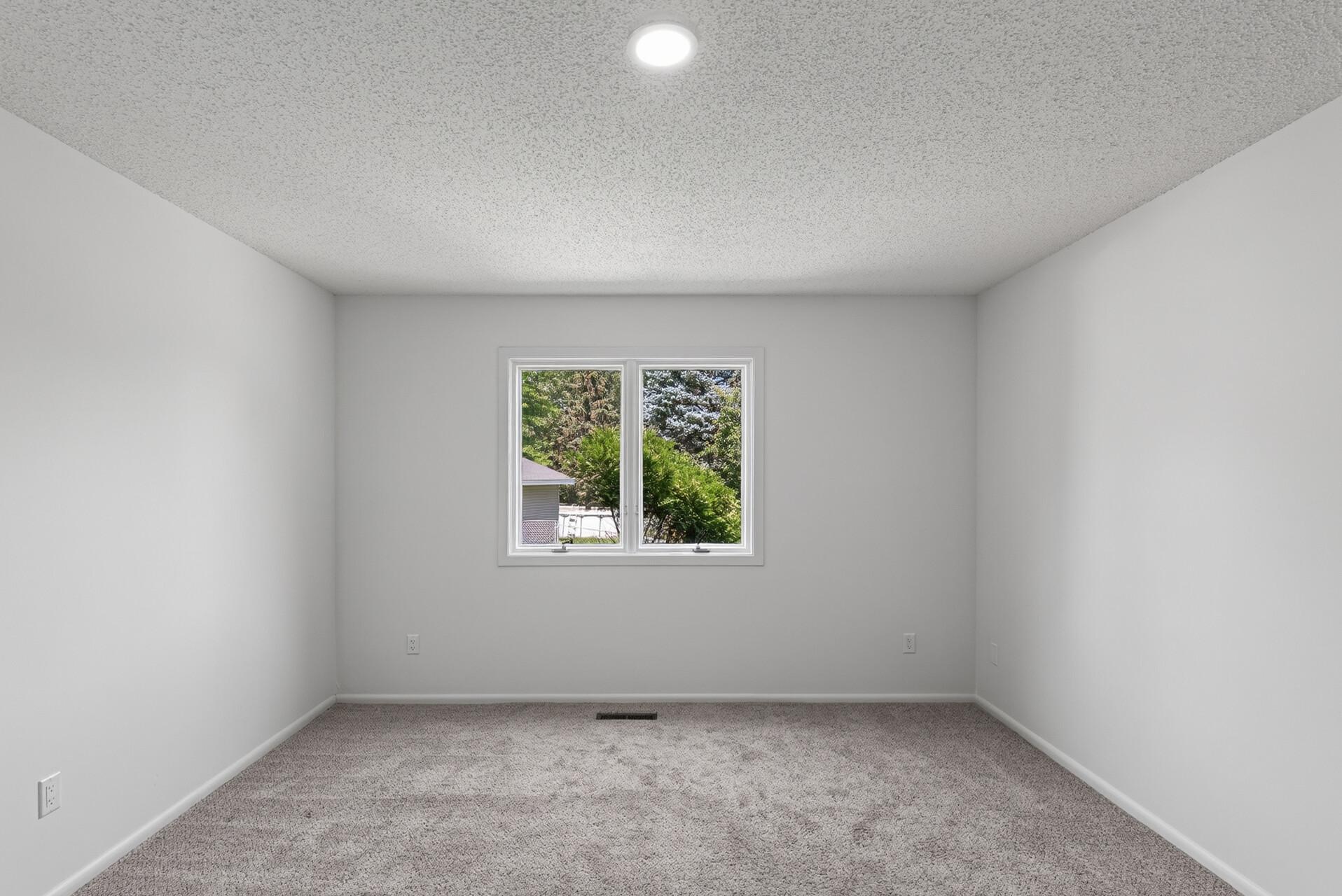 17550 Illinois Court Property Photo 13