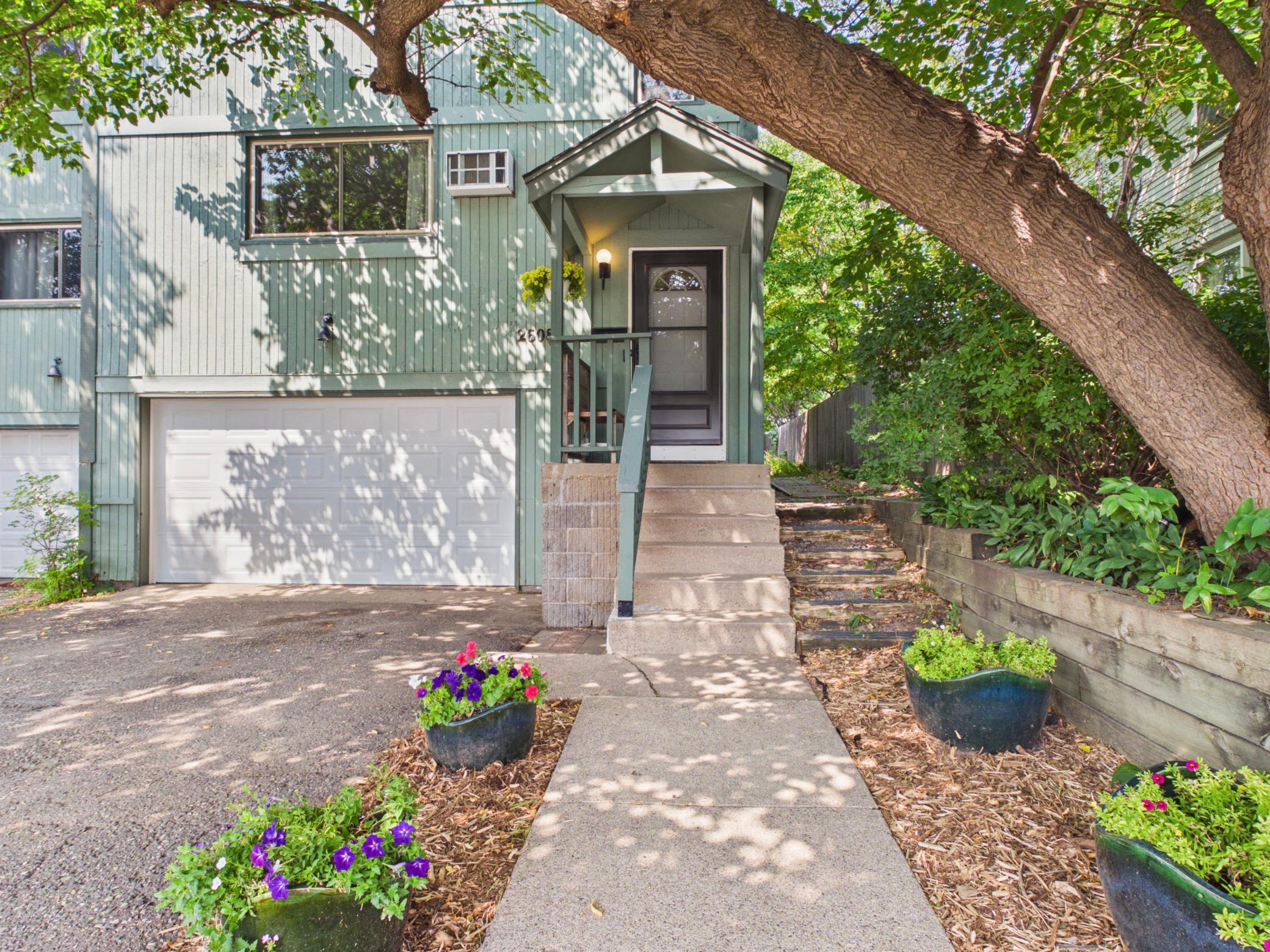 2608 Clinton Avenue Property Photo 2