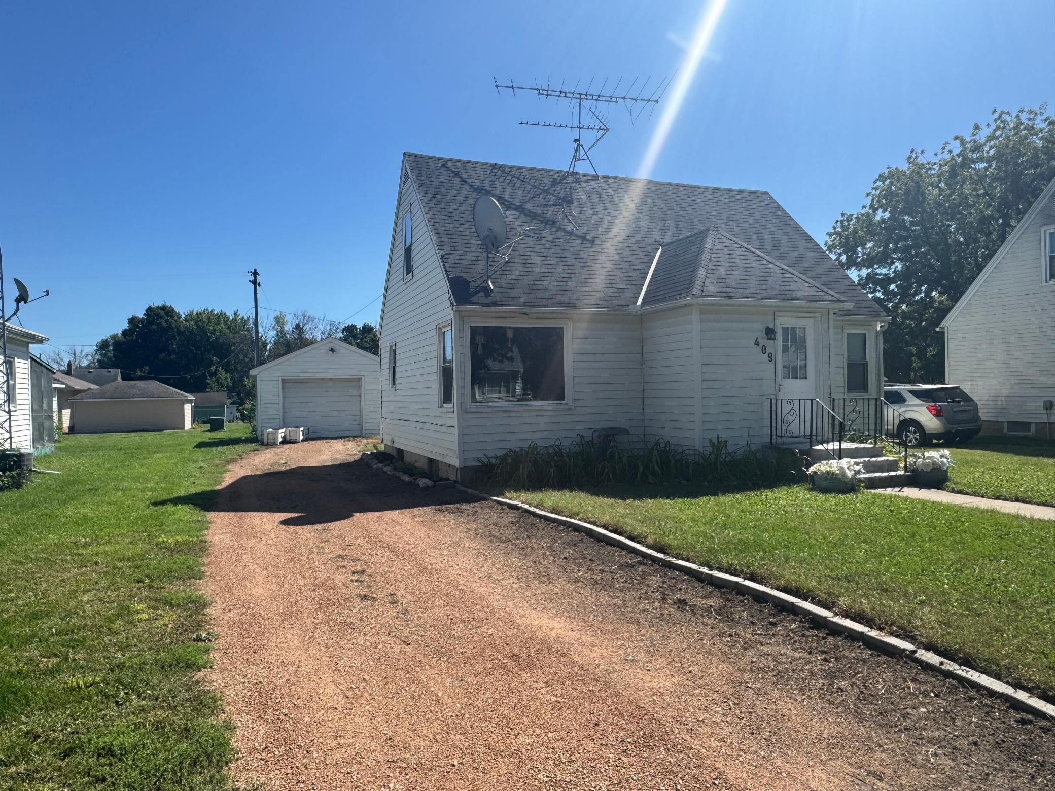 409 S 5th Street Property Photo 1