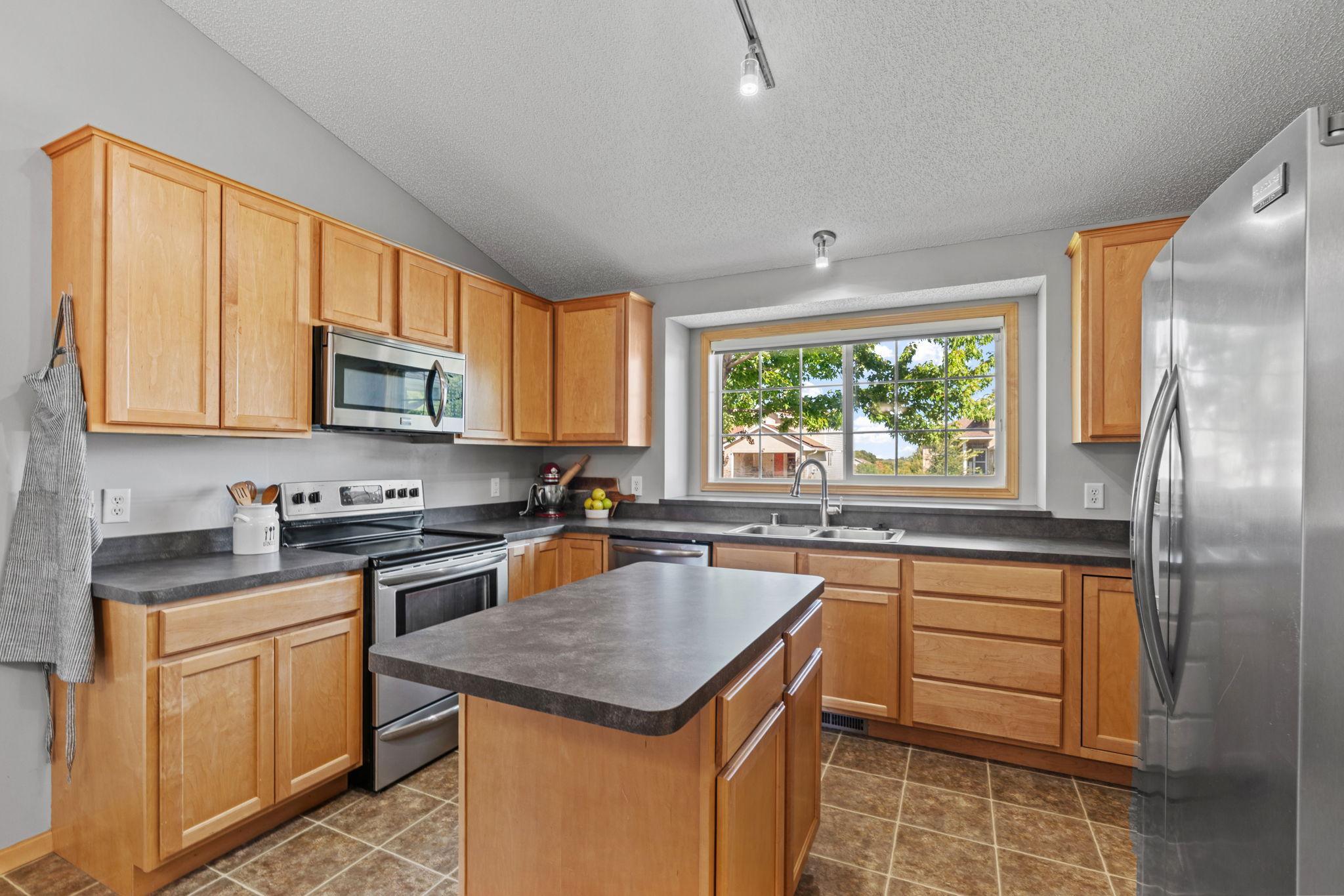 21233 Independence Avenue Property Photo 3