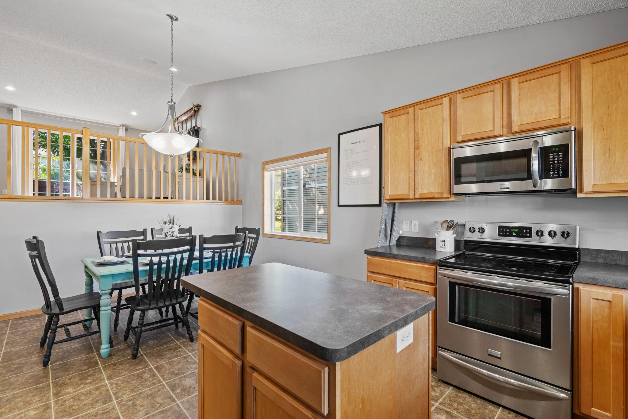 21233 Independence Avenue Property Photo 4