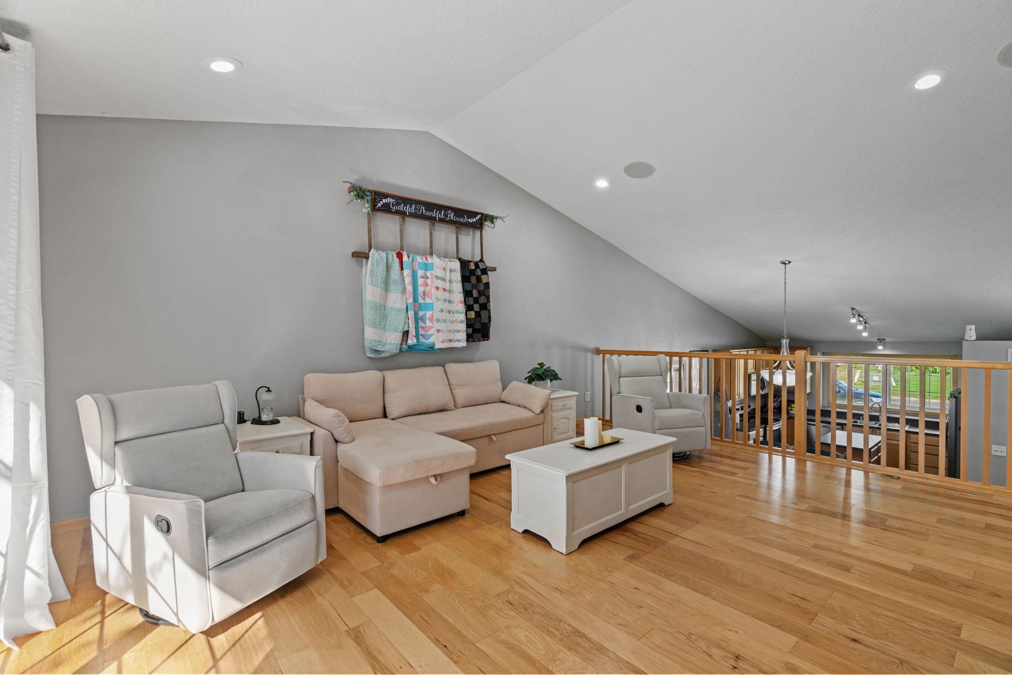 21233 Independence Avenue Property Photo 11