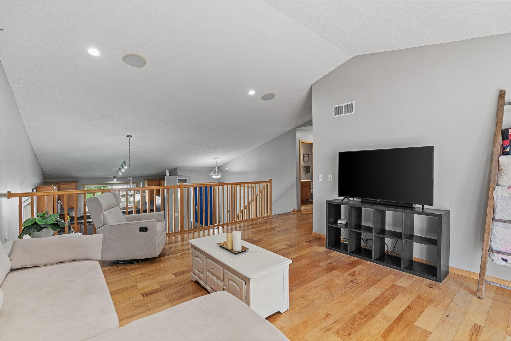 21233 Independence Avenue Property Photo 13