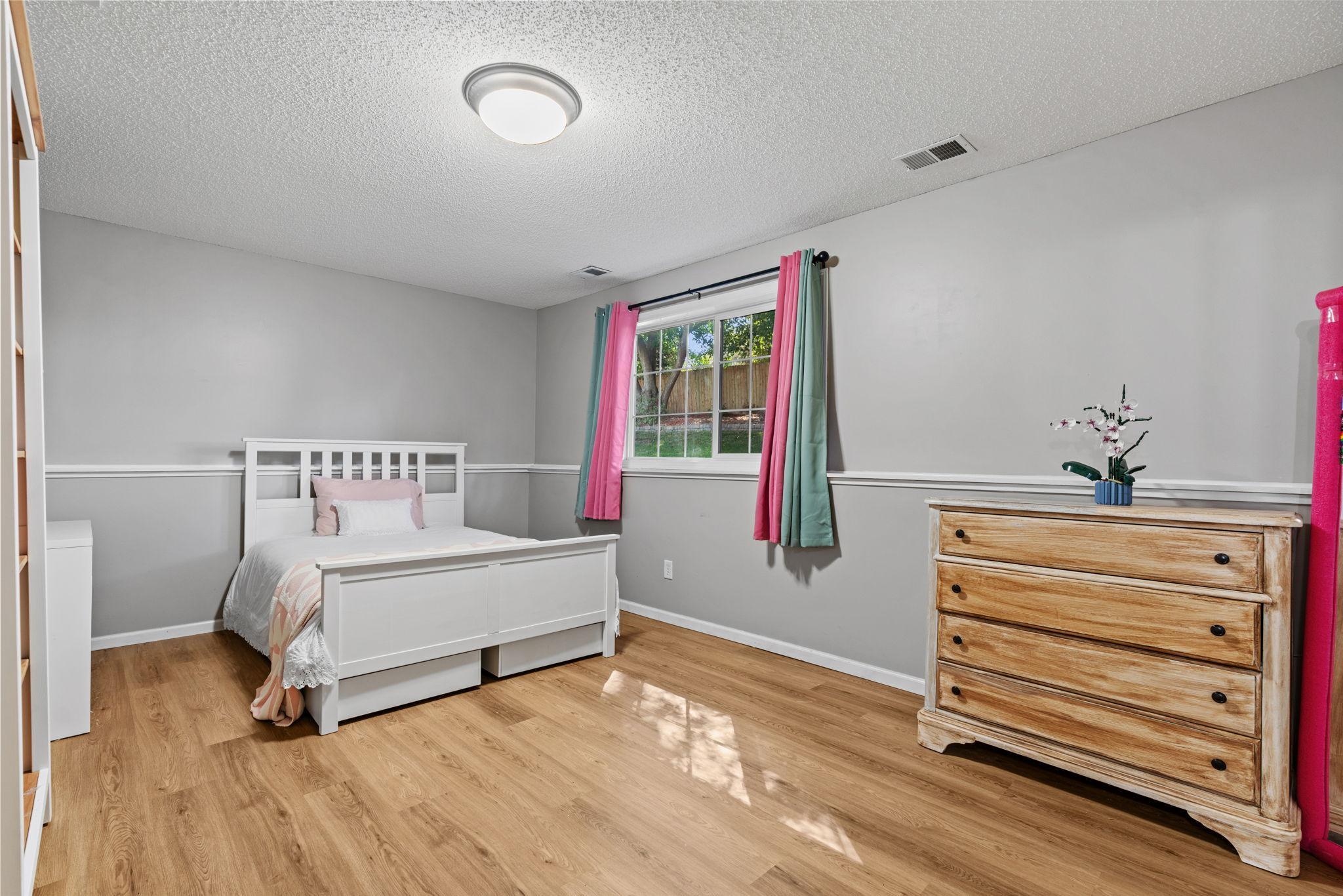 21233 Independence Avenue Property Photo 19