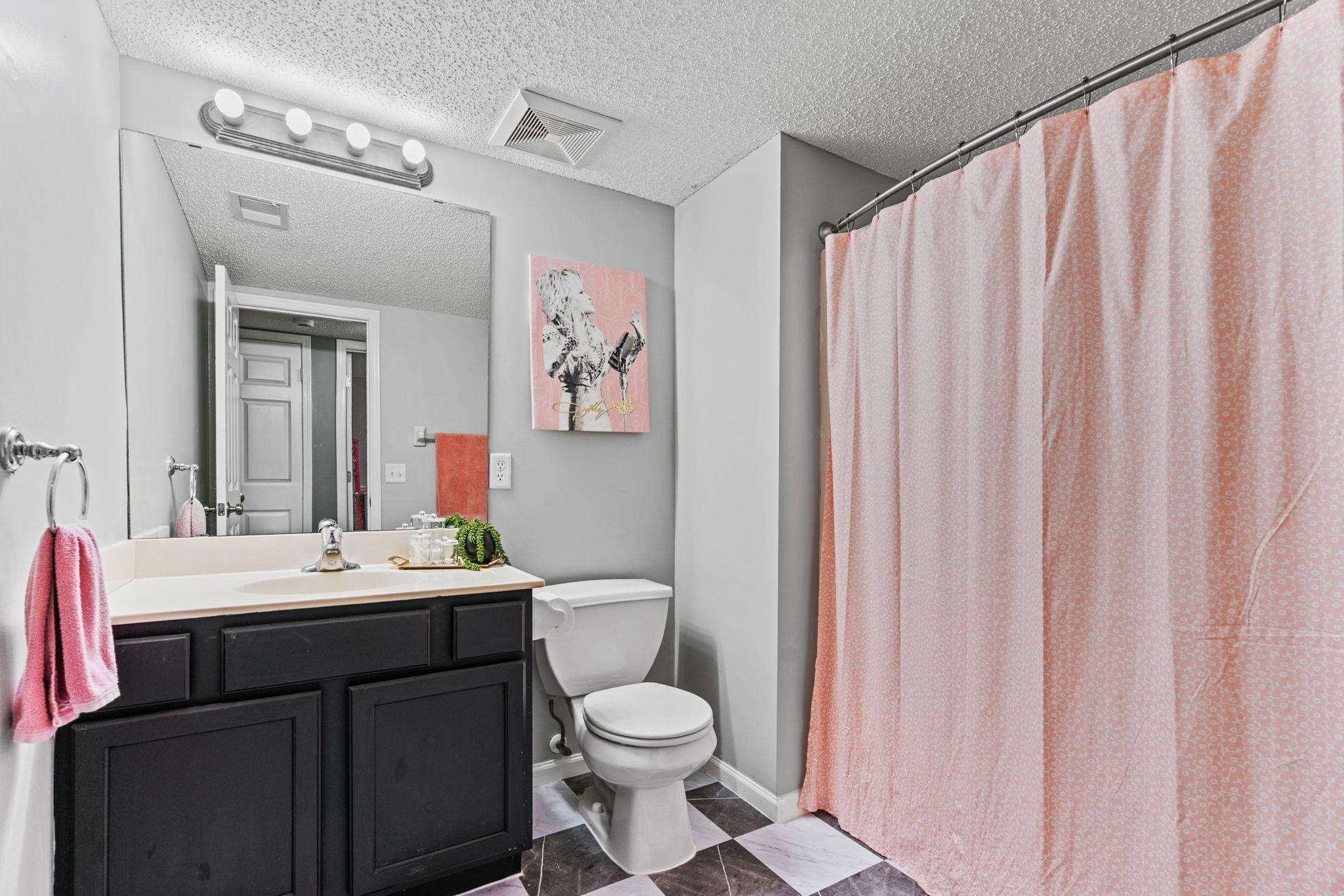 21233 Independence Avenue Property Photo 22