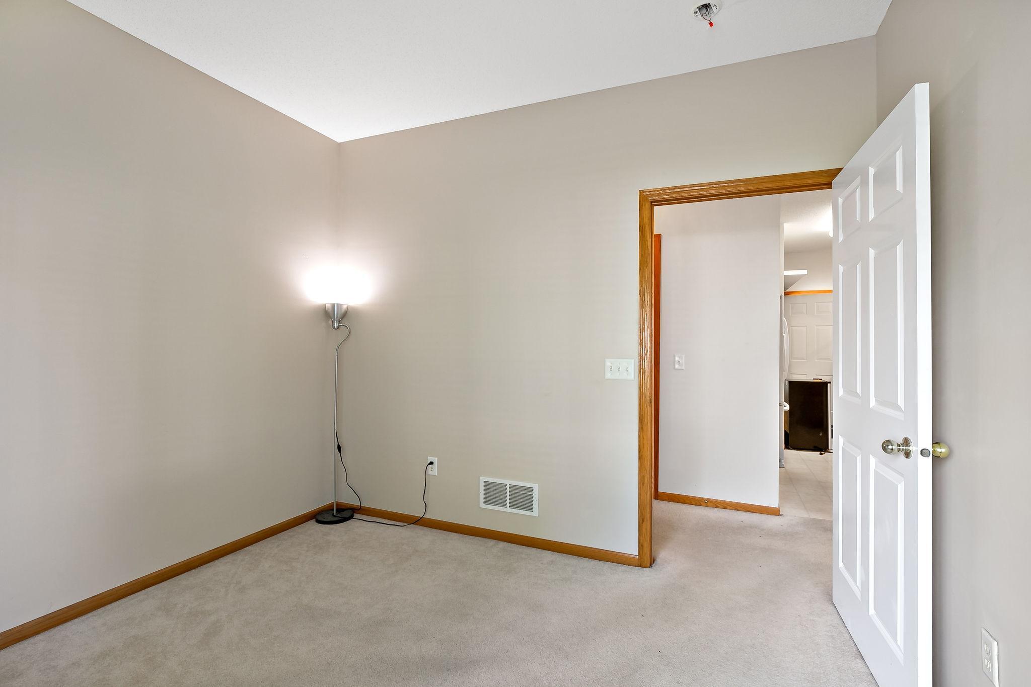 8012 Stratford Circle S Property Photo 15