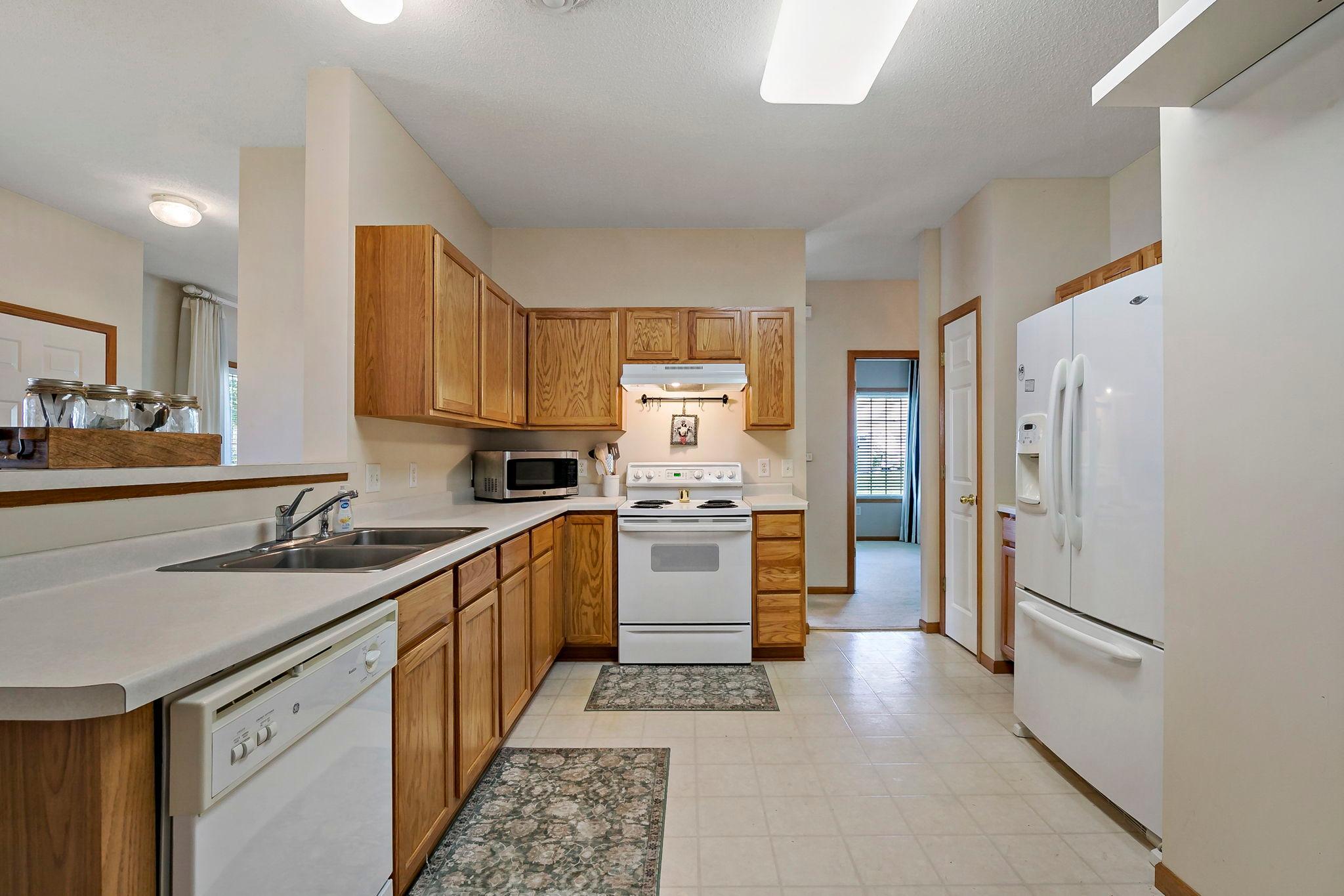 8012 Stratford Circle S Property Photo 30