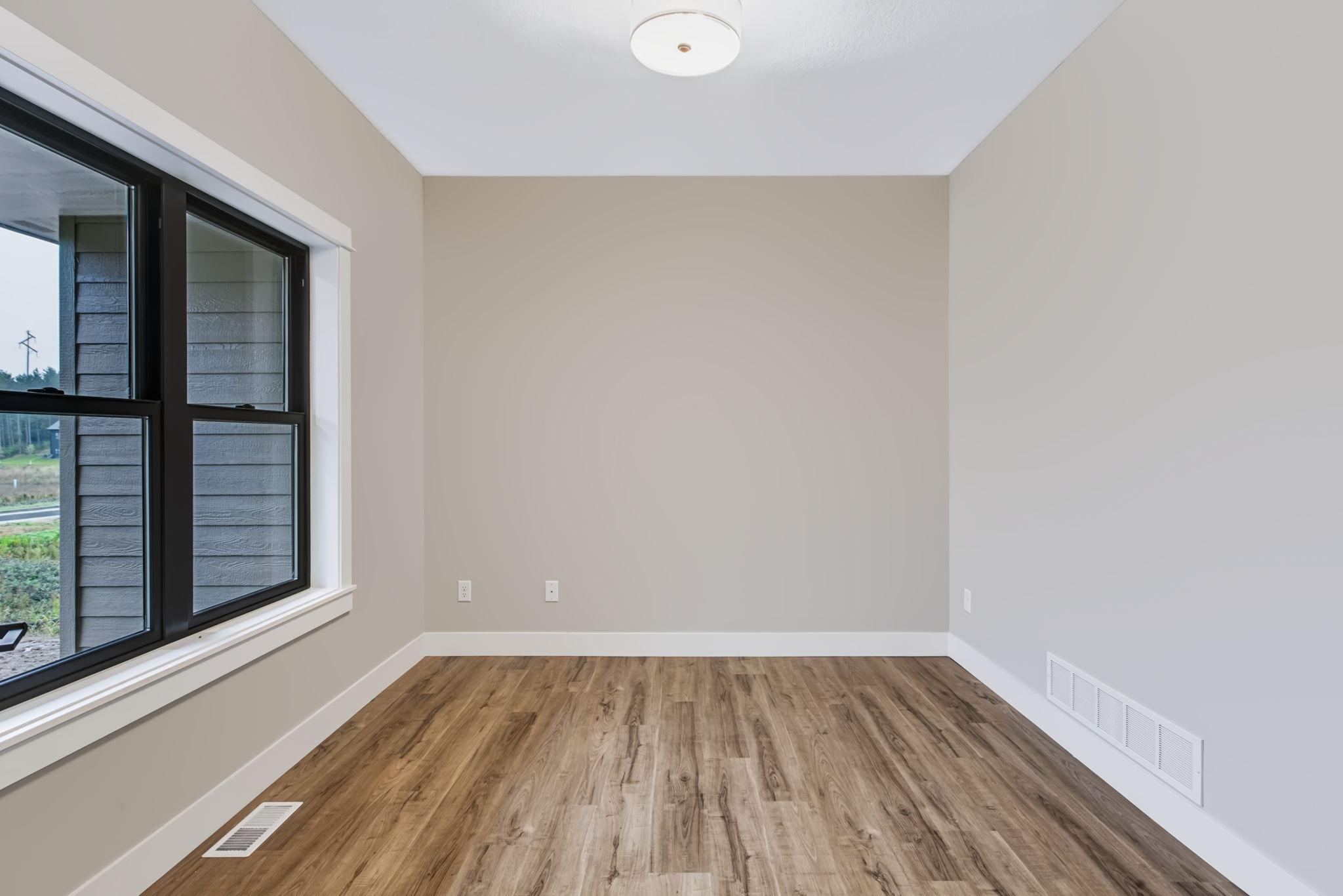 1189 60th Street Property Photo 4