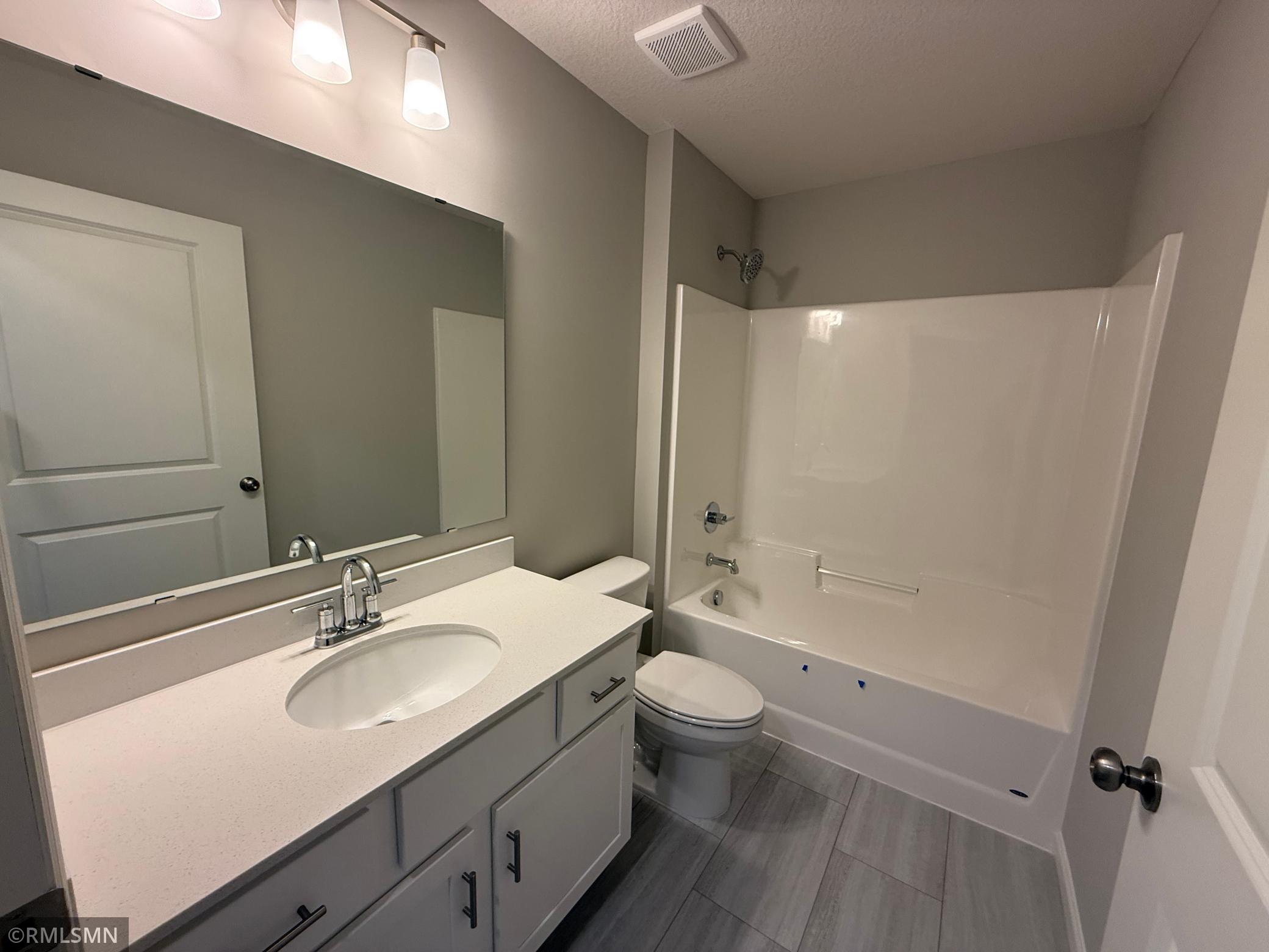 2478 Jacamar Avenue Ne Property Photo 5