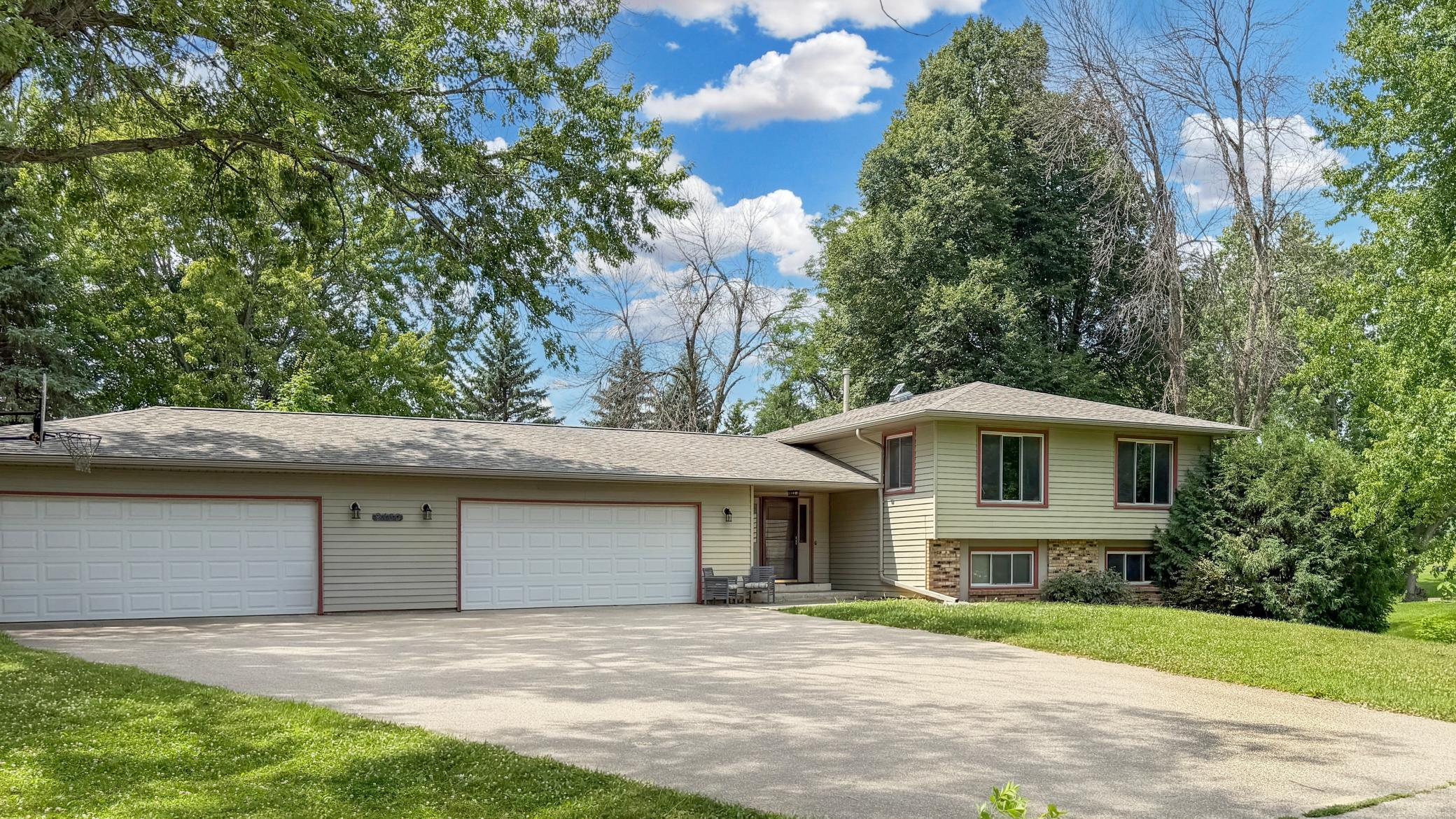 9180 Edgebrook Drive Property Photo 1