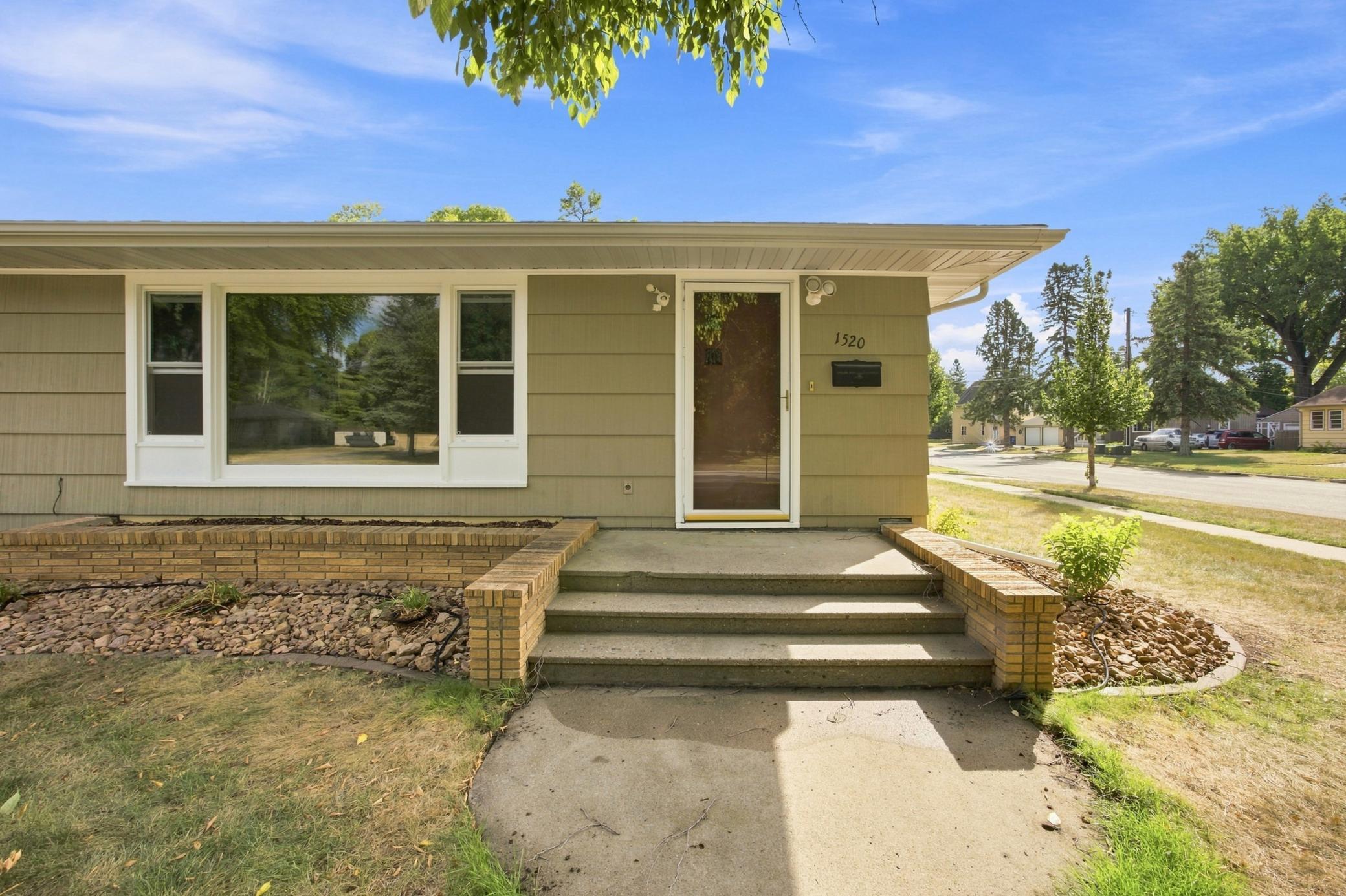 1520 3rd Street S Property Photo 3