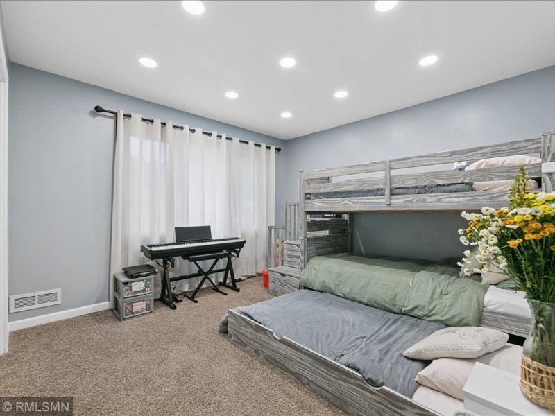 8635 Colfax Avenue S Property Photo 11