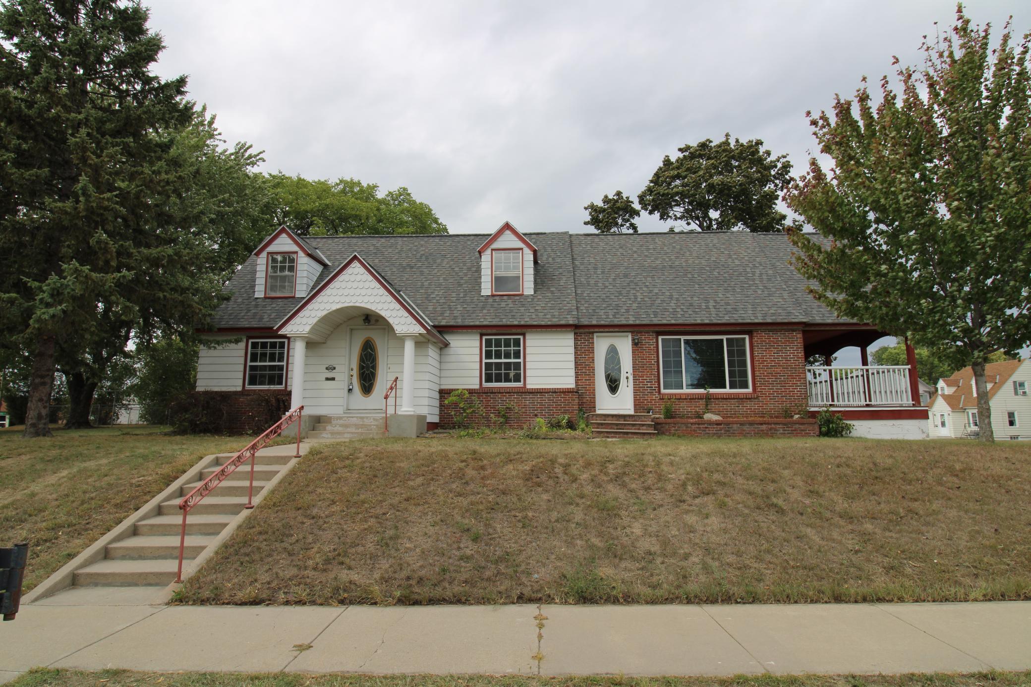 404 5th Street S Property Photo 1