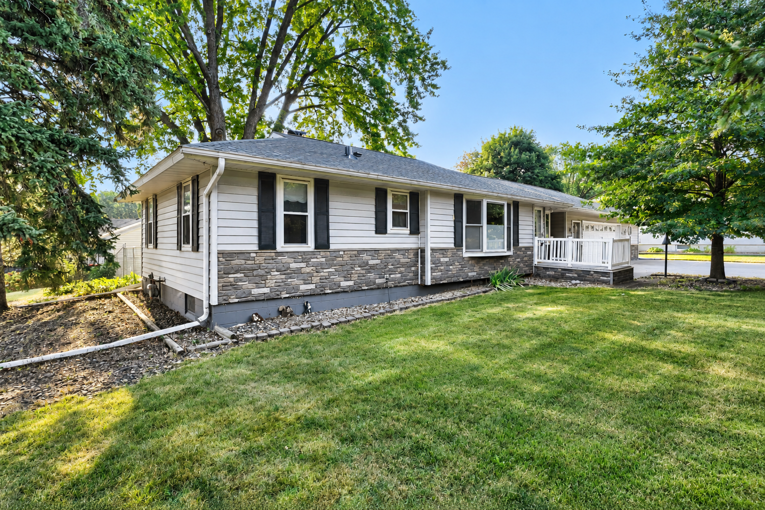 2244 Mcmenemy Street Property Photo 1