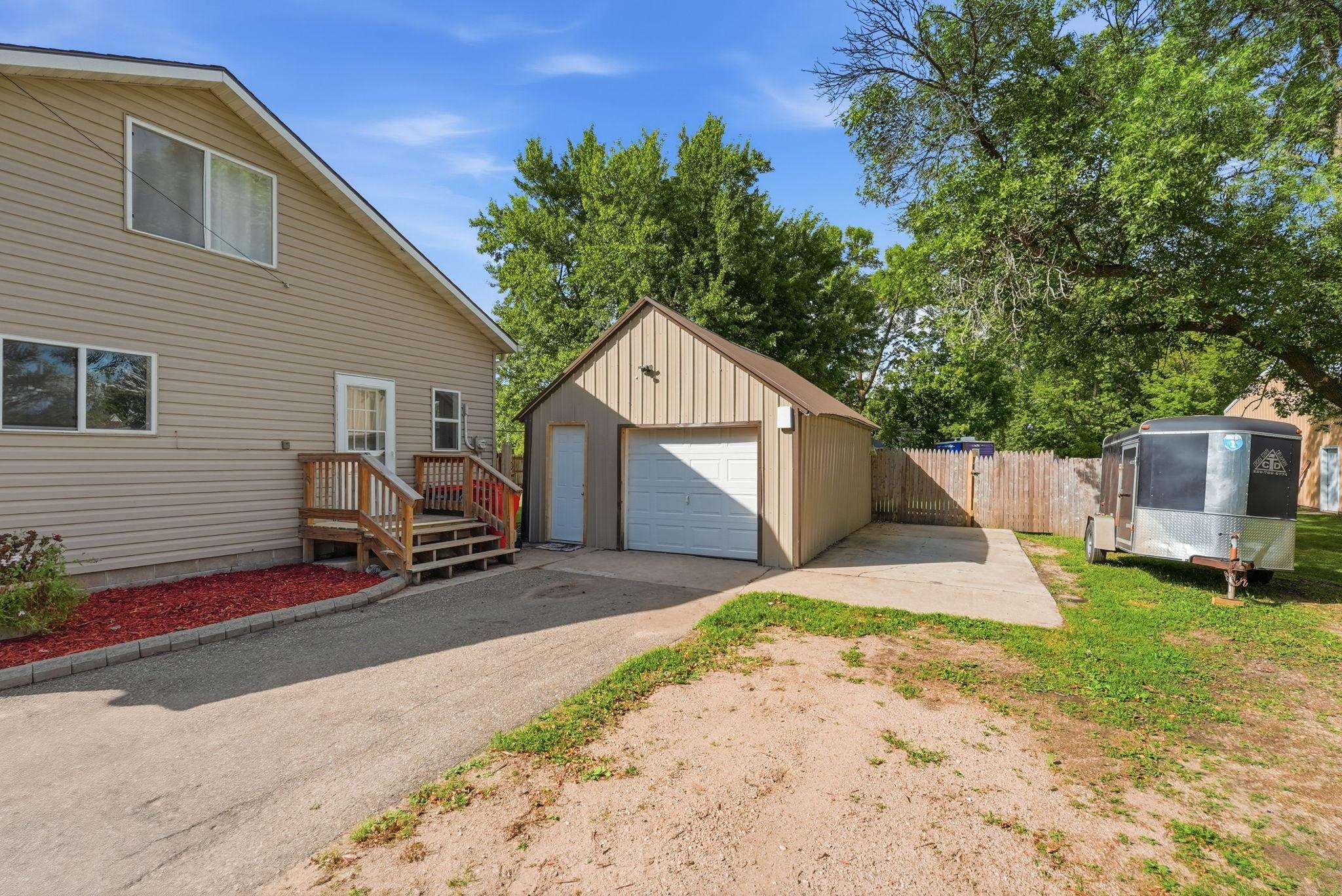 150 W Church Avenue Property Photo 3