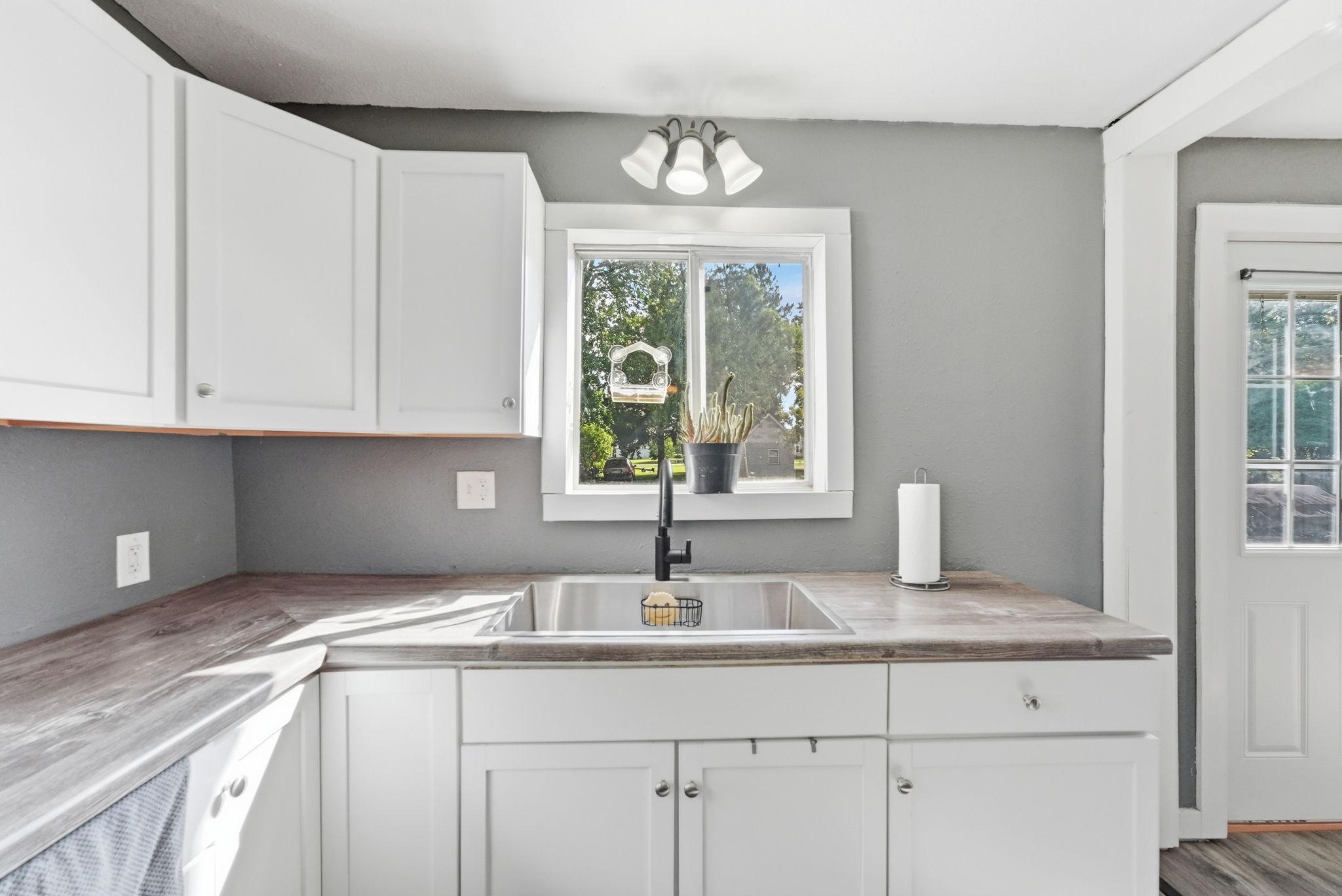 150 W Church Avenue Property Photo 12