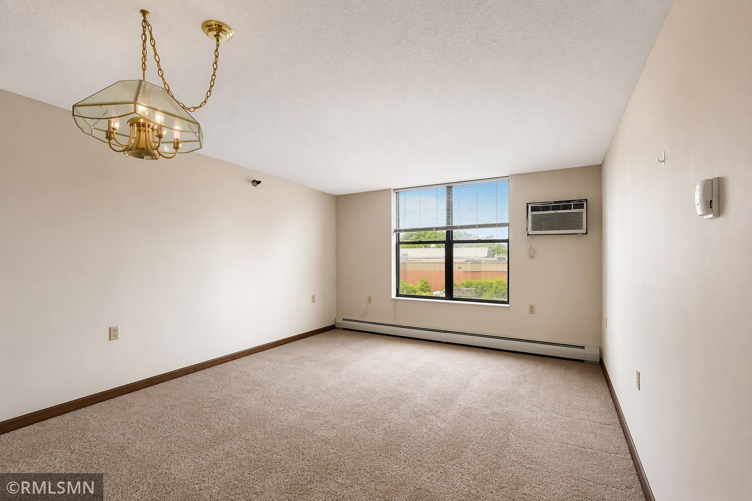 7600 Golden Valley Road 304 Property Photo 4