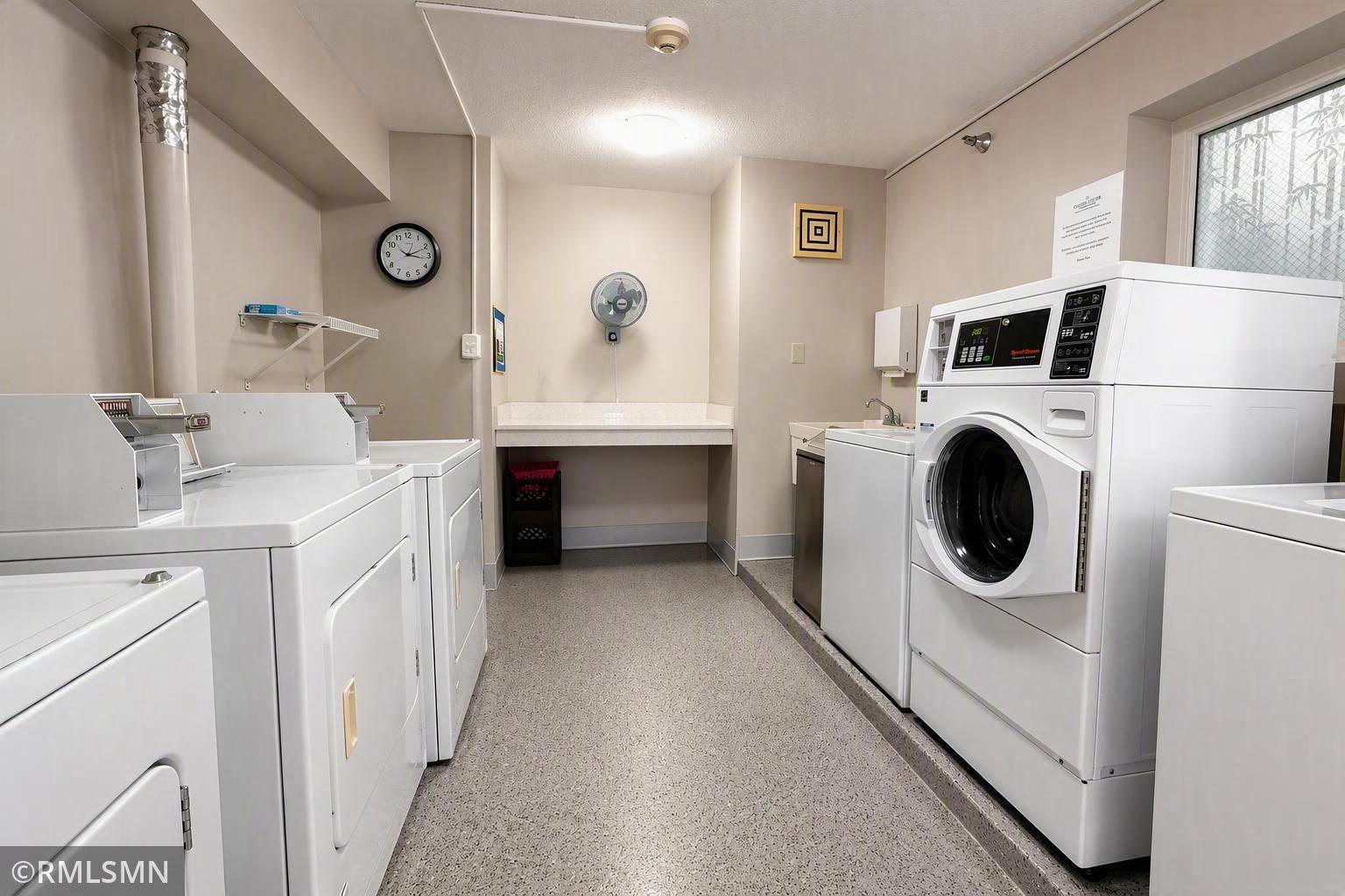 7600 Golden Valley Road 304 Property Photo 17