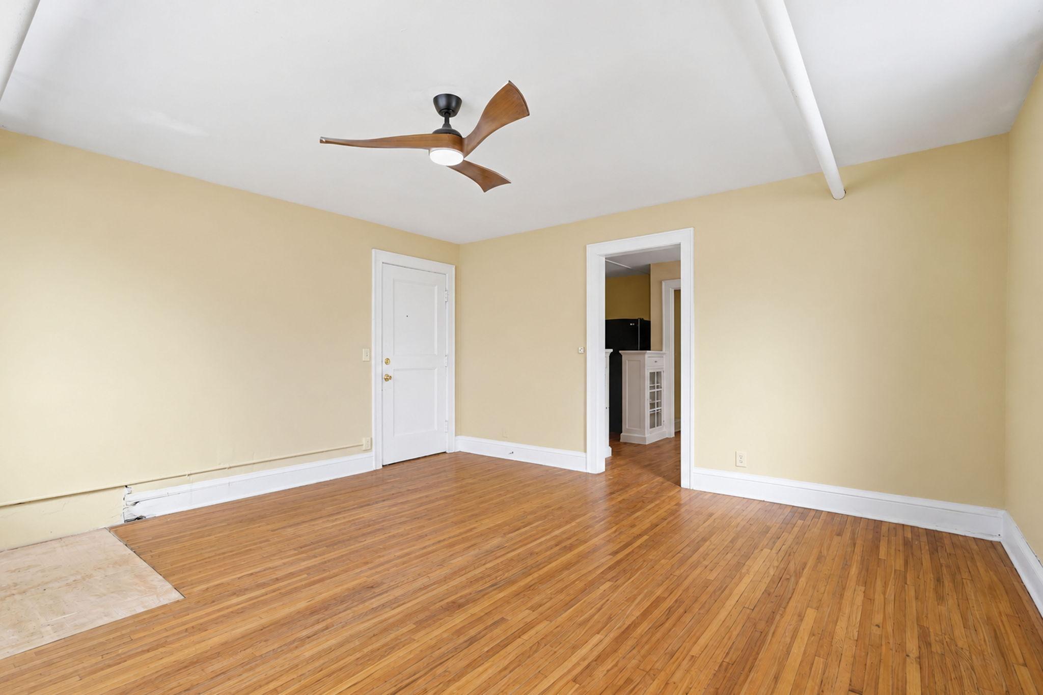 2545 Garfield Avenue A Property Photo 5