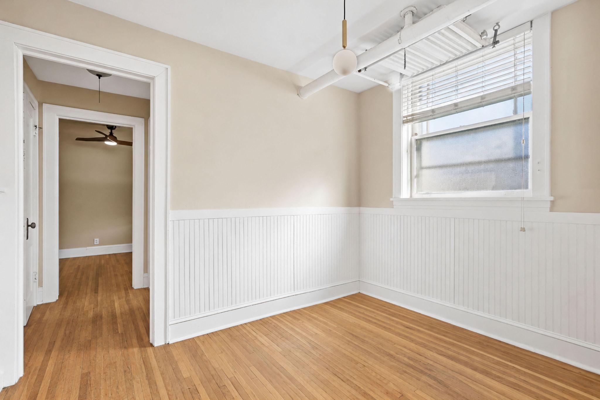 2545 Garfield Avenue A Property Photo 6