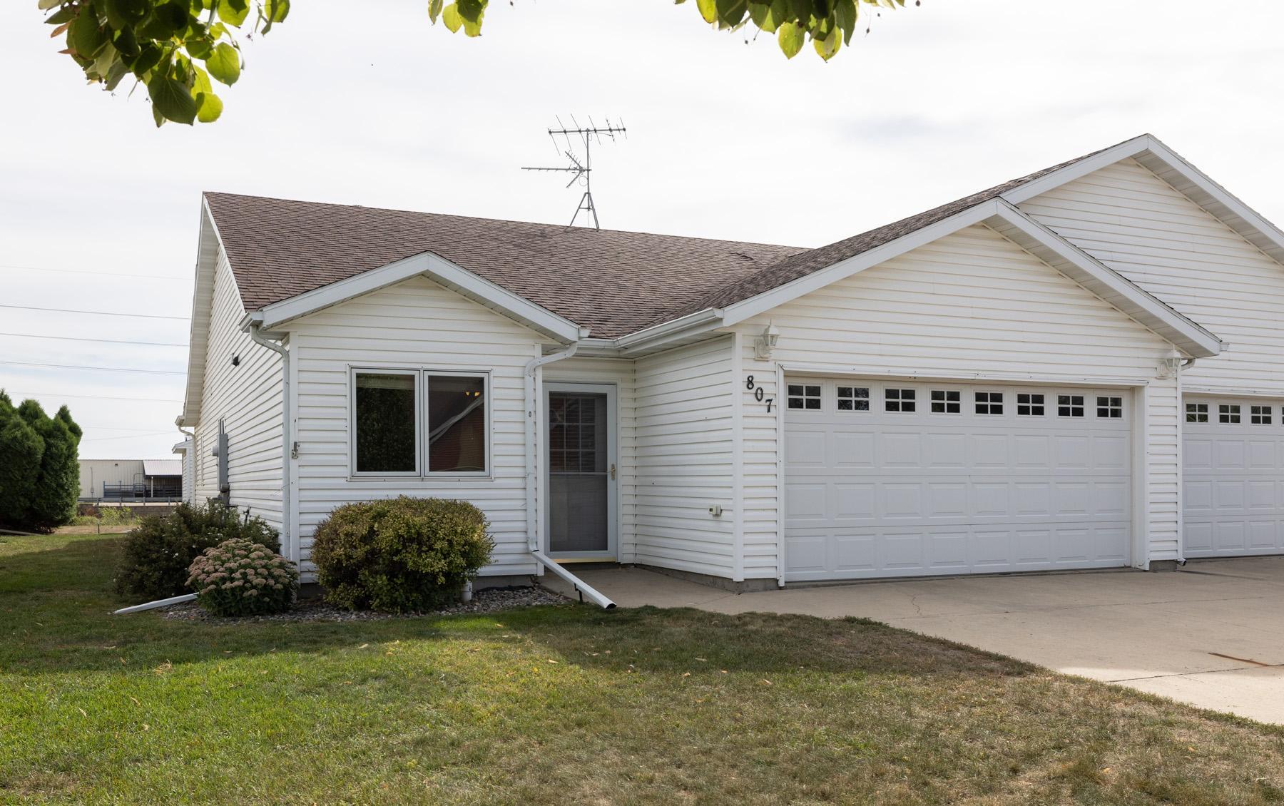 807 Morningside Drive Property Photo 1